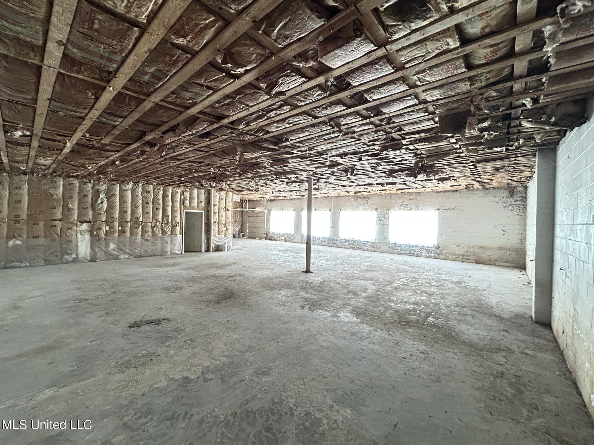 6500 Baker Road Property Photo 17
