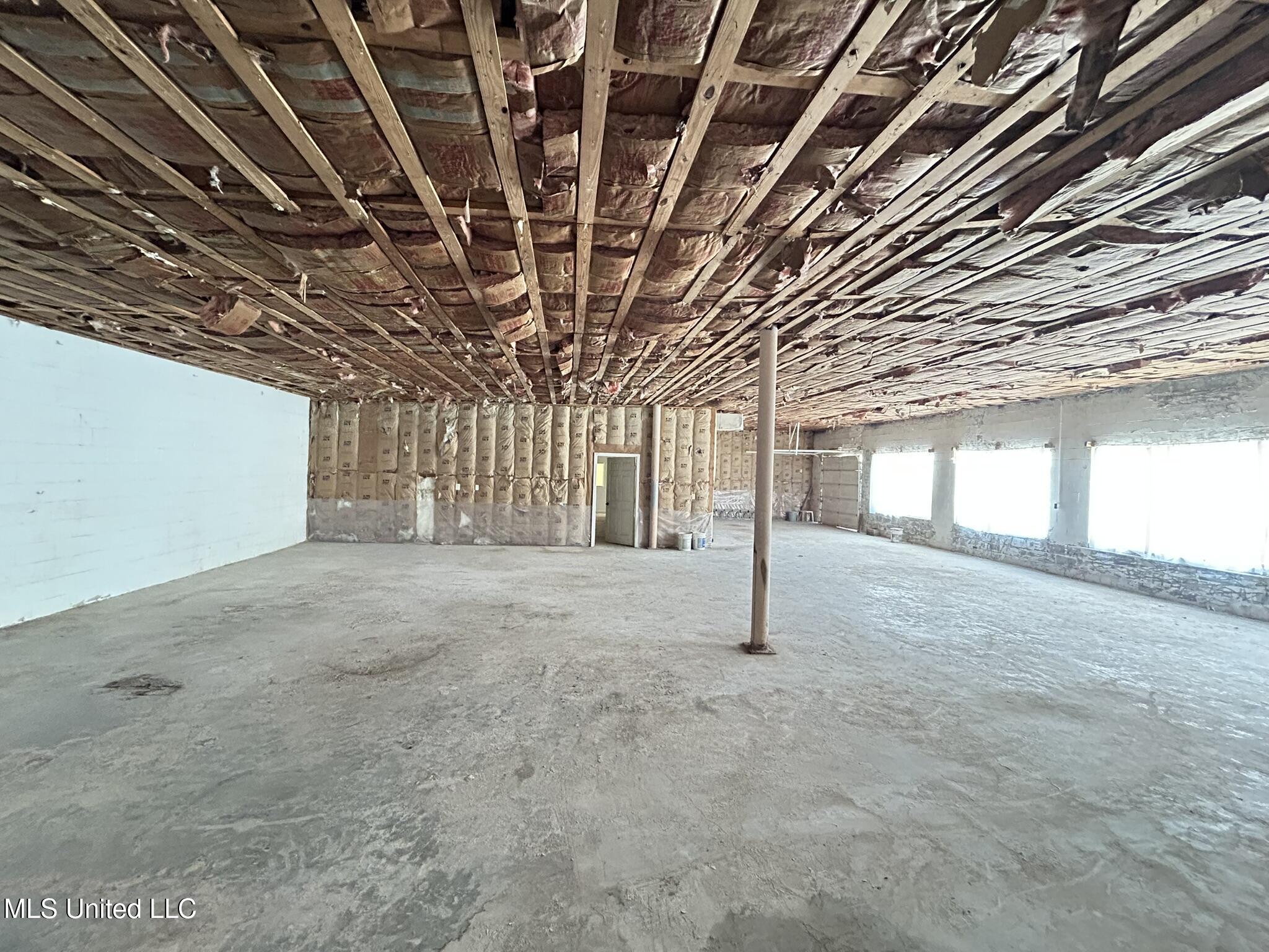 6500 Baker Road Property Photo 18
