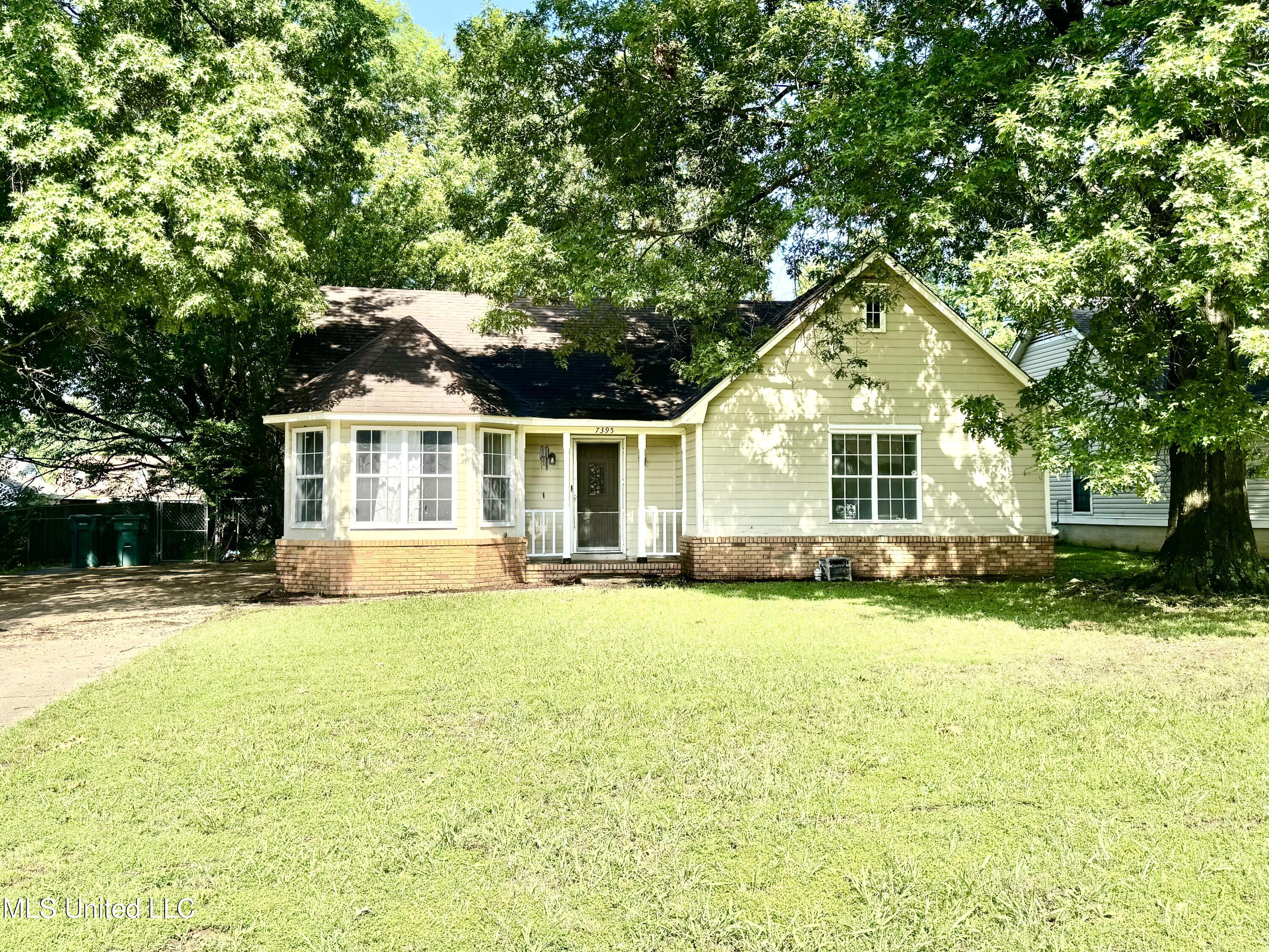 7395 White Ash Drive Property Photo 1