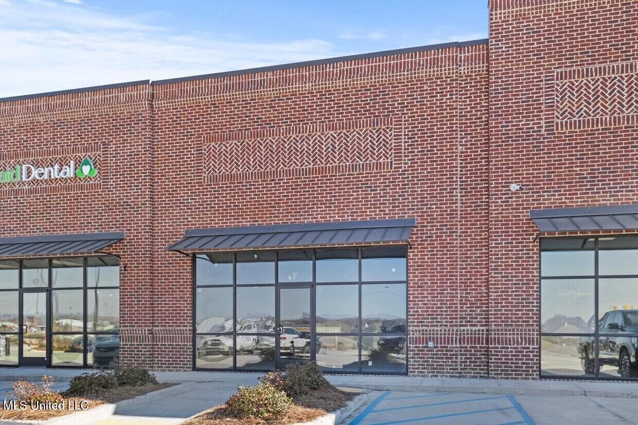 272 Calhoun Parkway Property Photo 2