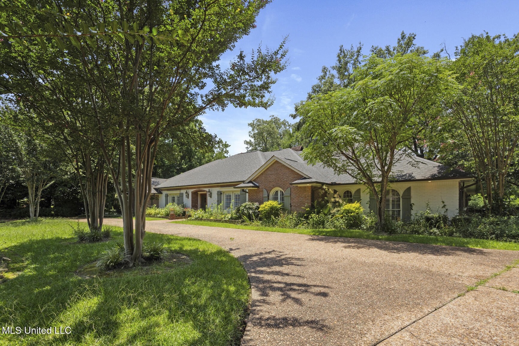 127 Winged Foot Circle Property Photo 2
