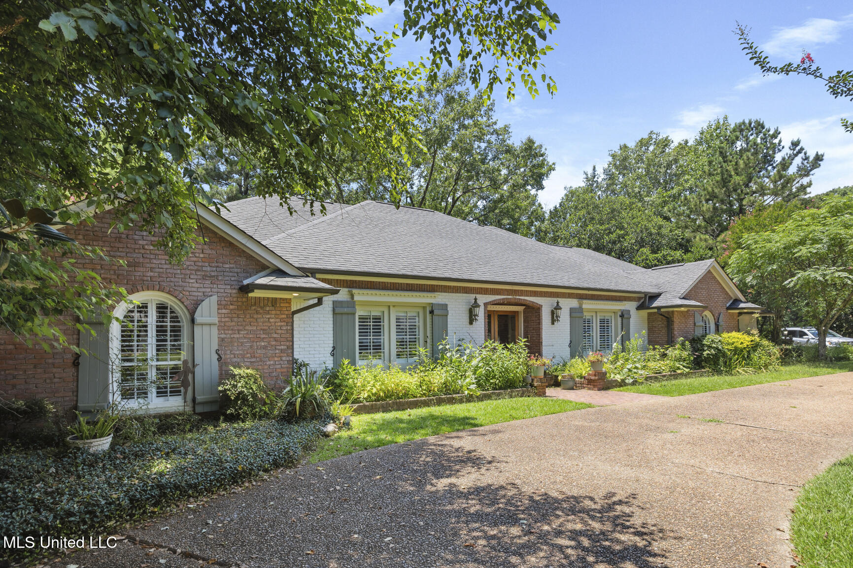 127 Winged Foot Circle Property Photo 6