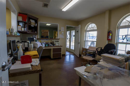 1660 Us-49 Property Photo 5