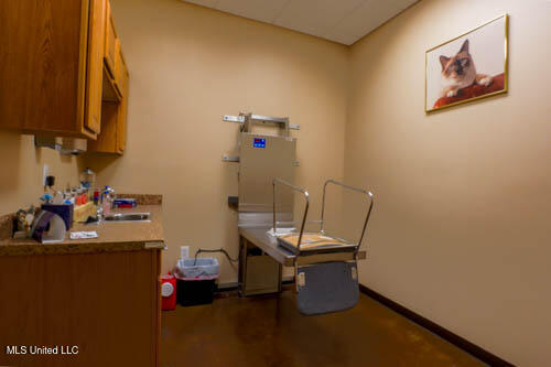 1660 Us-49 Property Photo 9