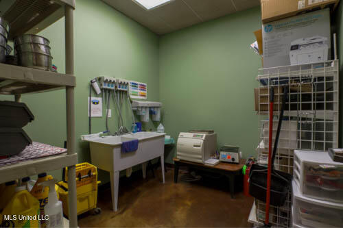 1660 Us-49 Property Photo 10