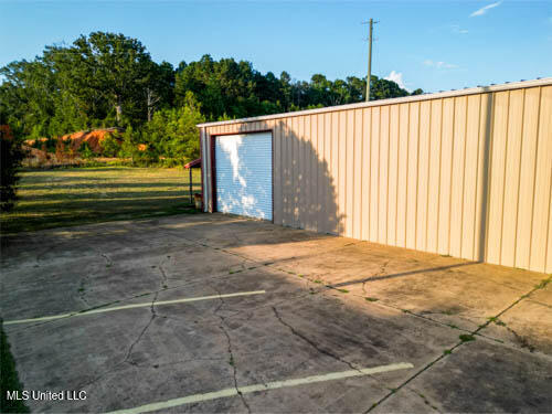 1660 Us-49 Property Photo 28