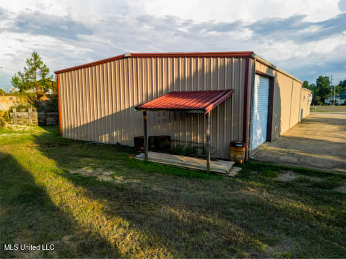 1660 Us-49 Property Photo 29