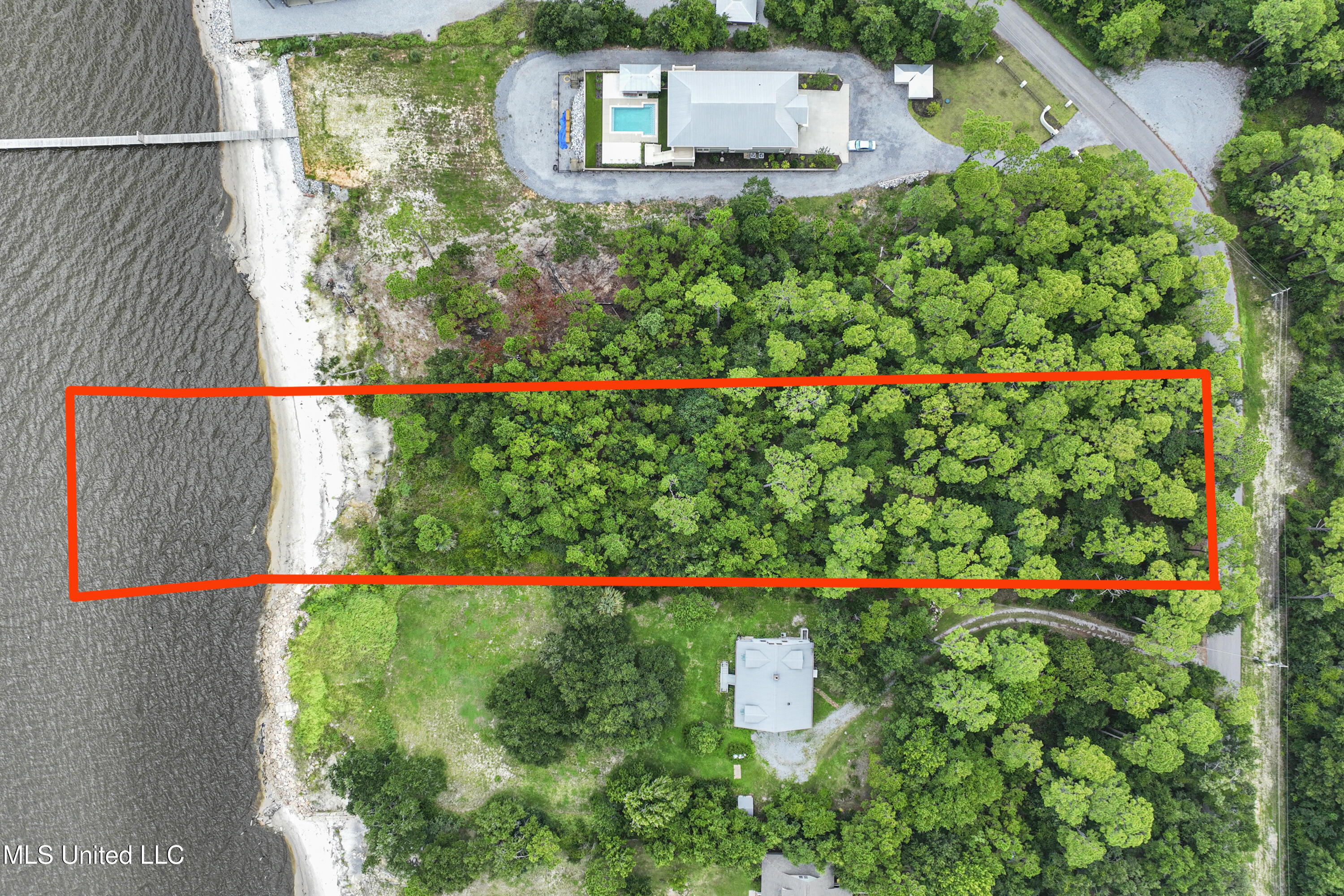 5721 Belle Fontaine Drive Property Photo 3