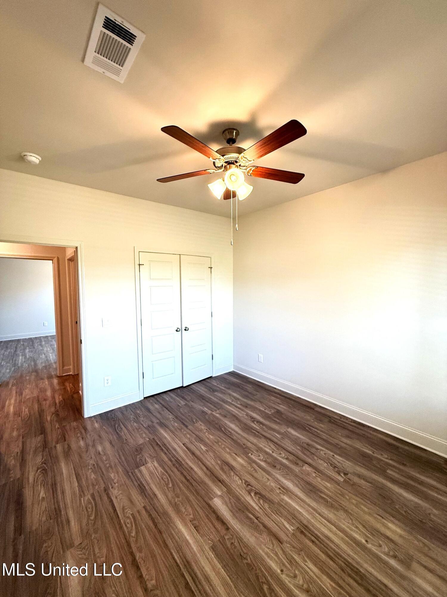 111 Saratoga Springs Property Photo 7