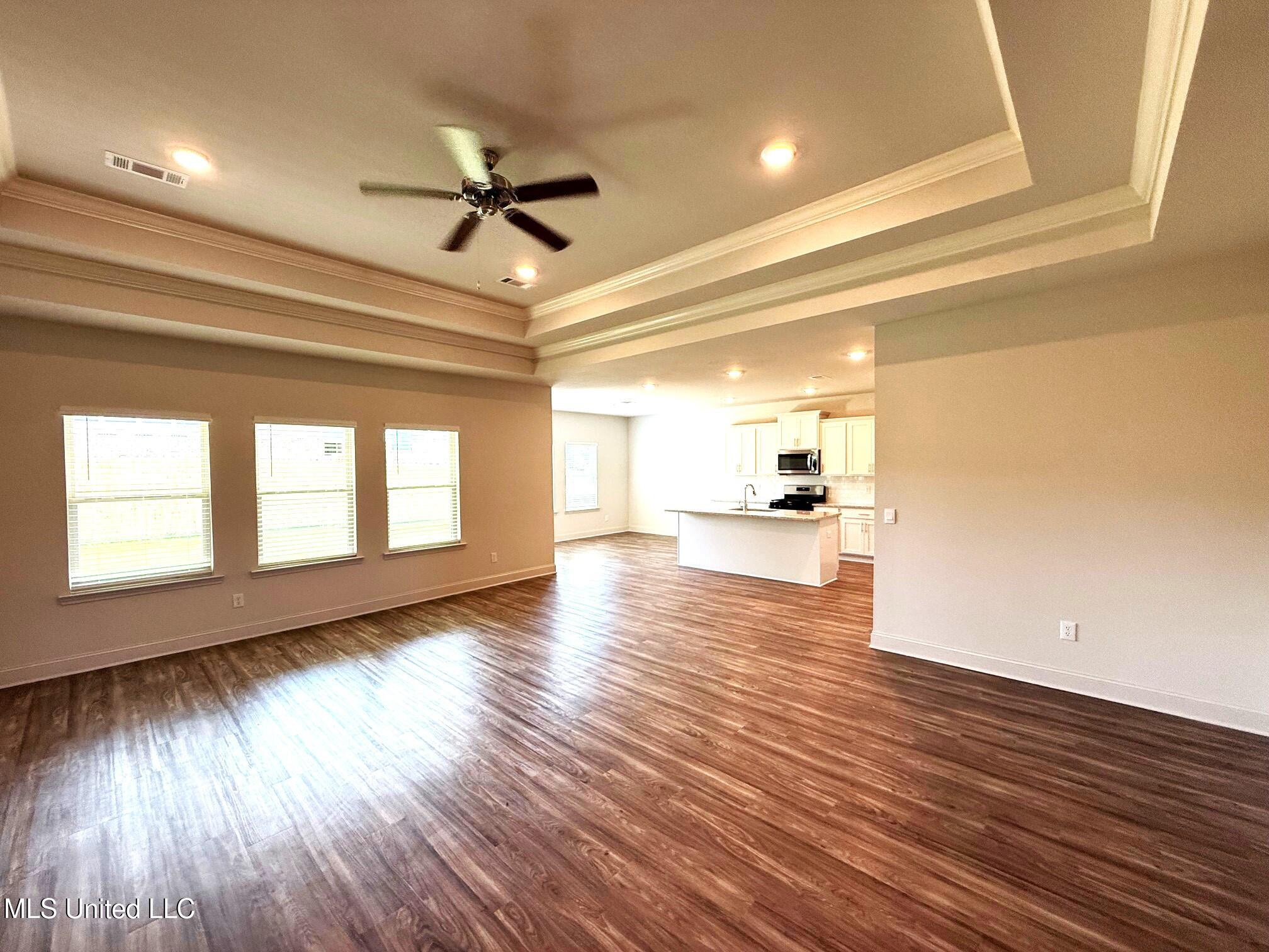 111 Saratoga Springs Property Photo 22