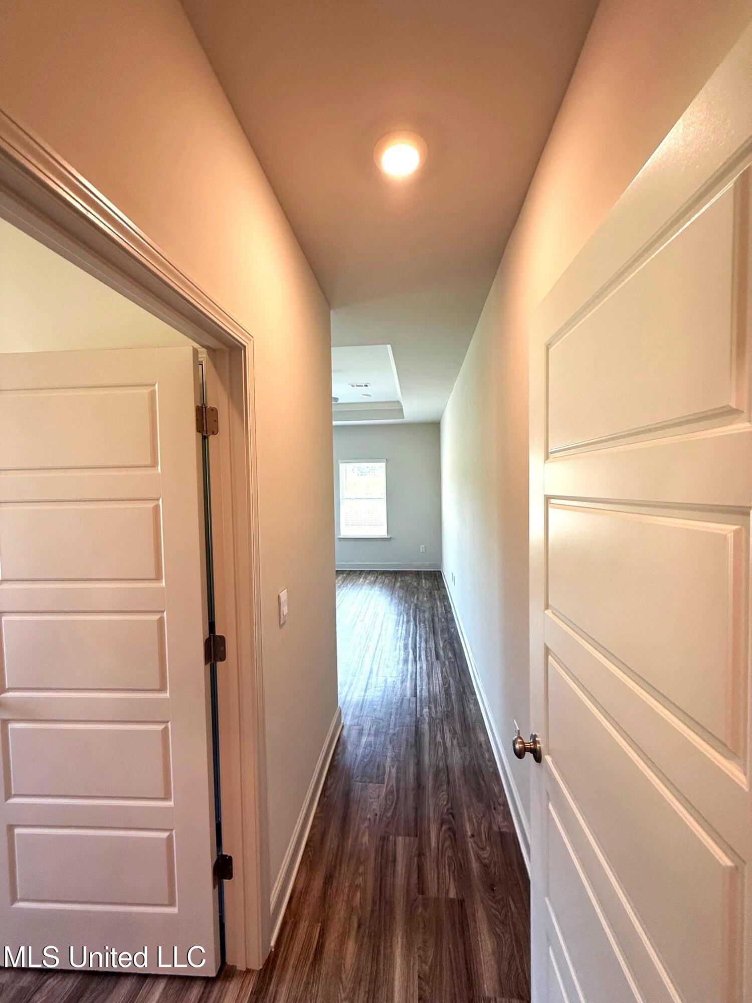 111 Saratoga Springs Property Photo 26
