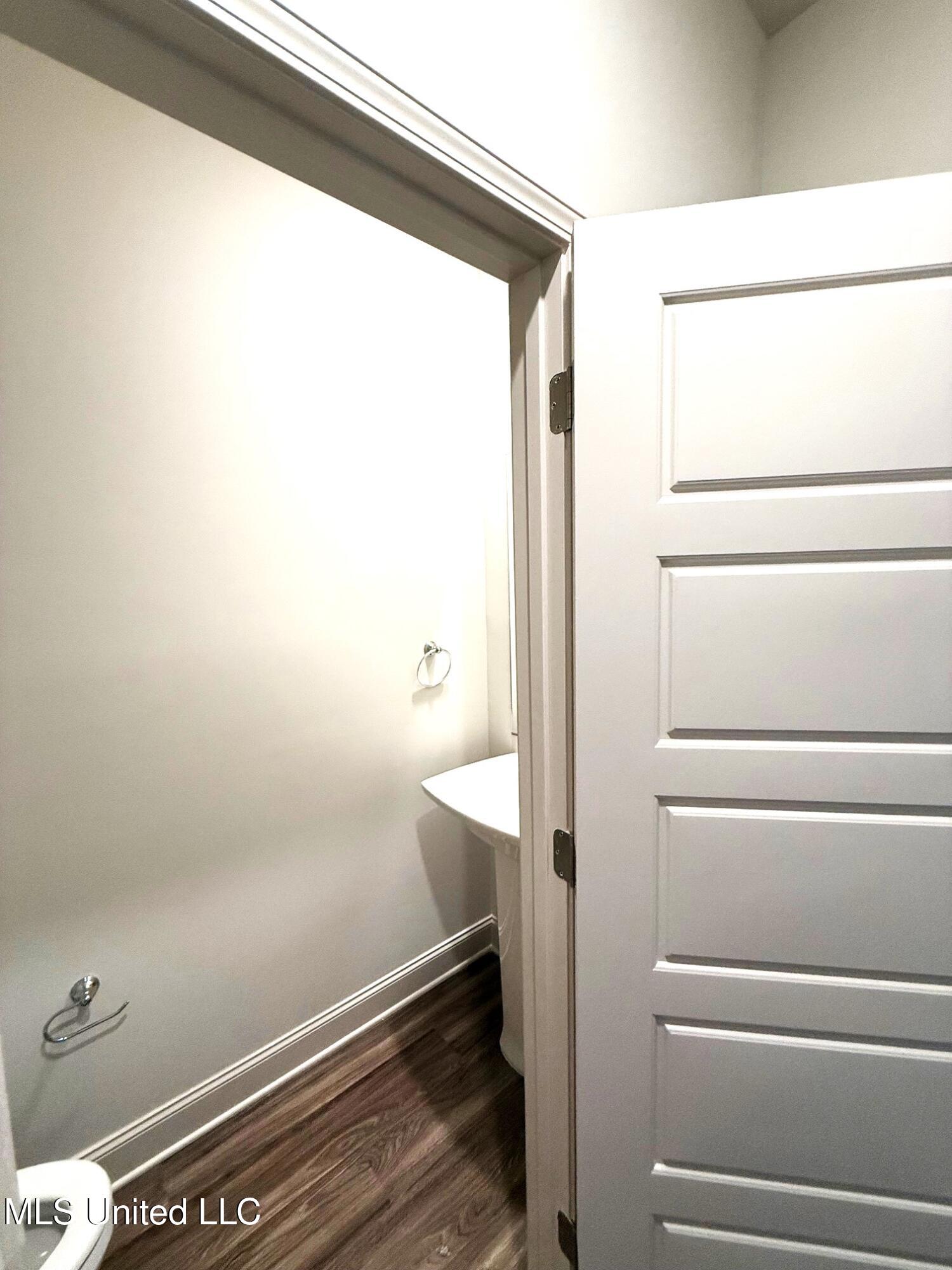 111 Saratoga Springs Property Photo 38