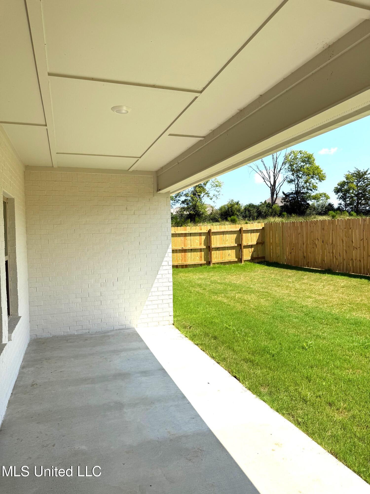 111 Saratoga Springs Property Photo 44