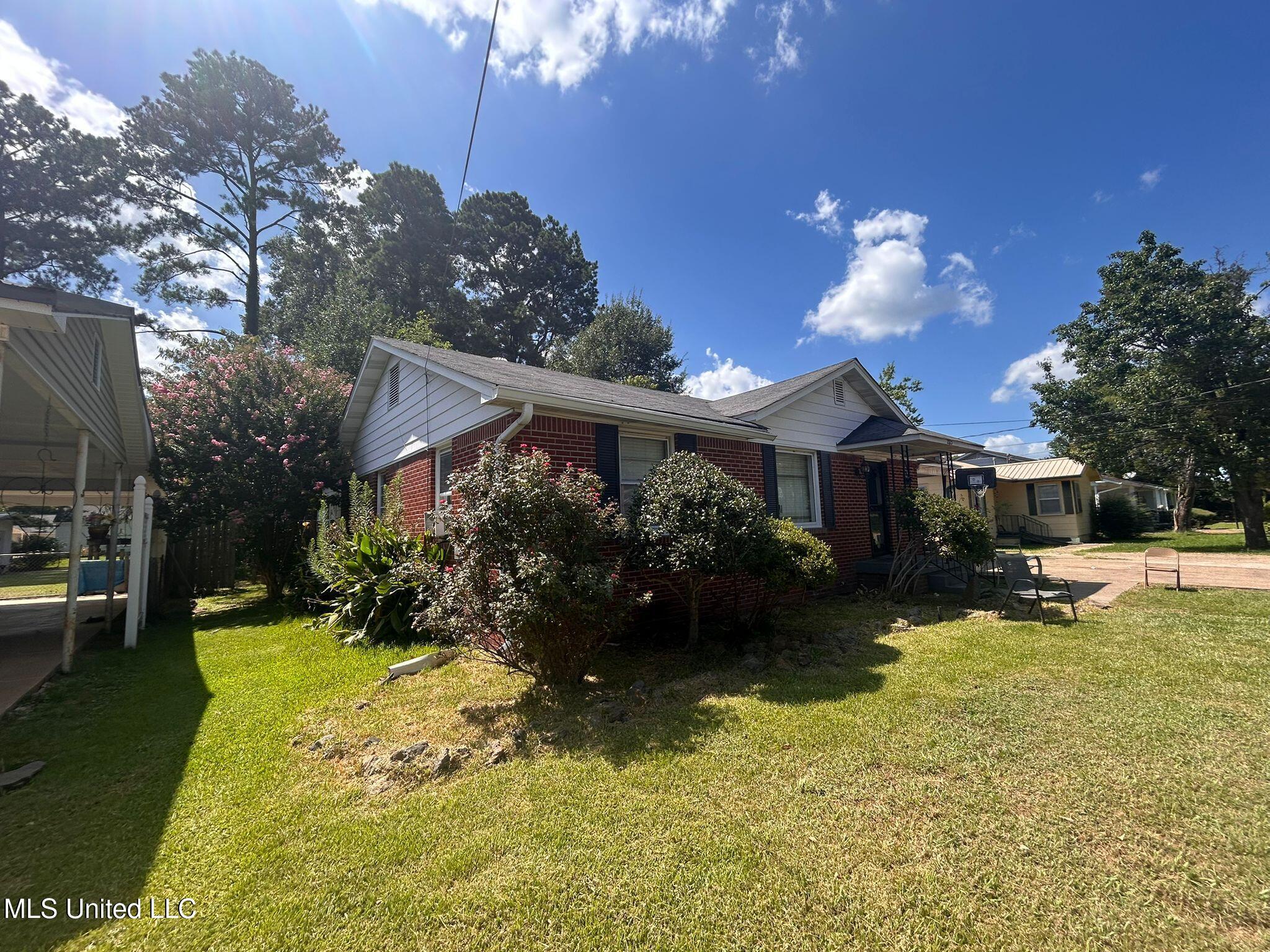 2023 Carroll Street Property Photo 1