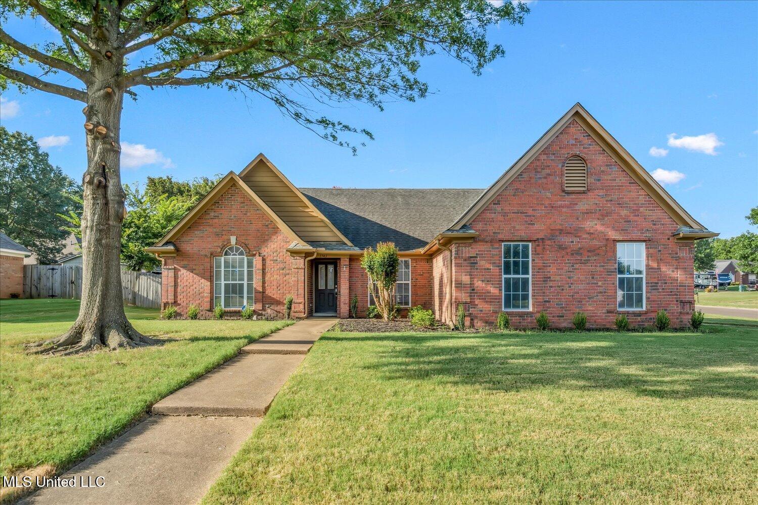 1741 Greencliff Drive Property Photo 1