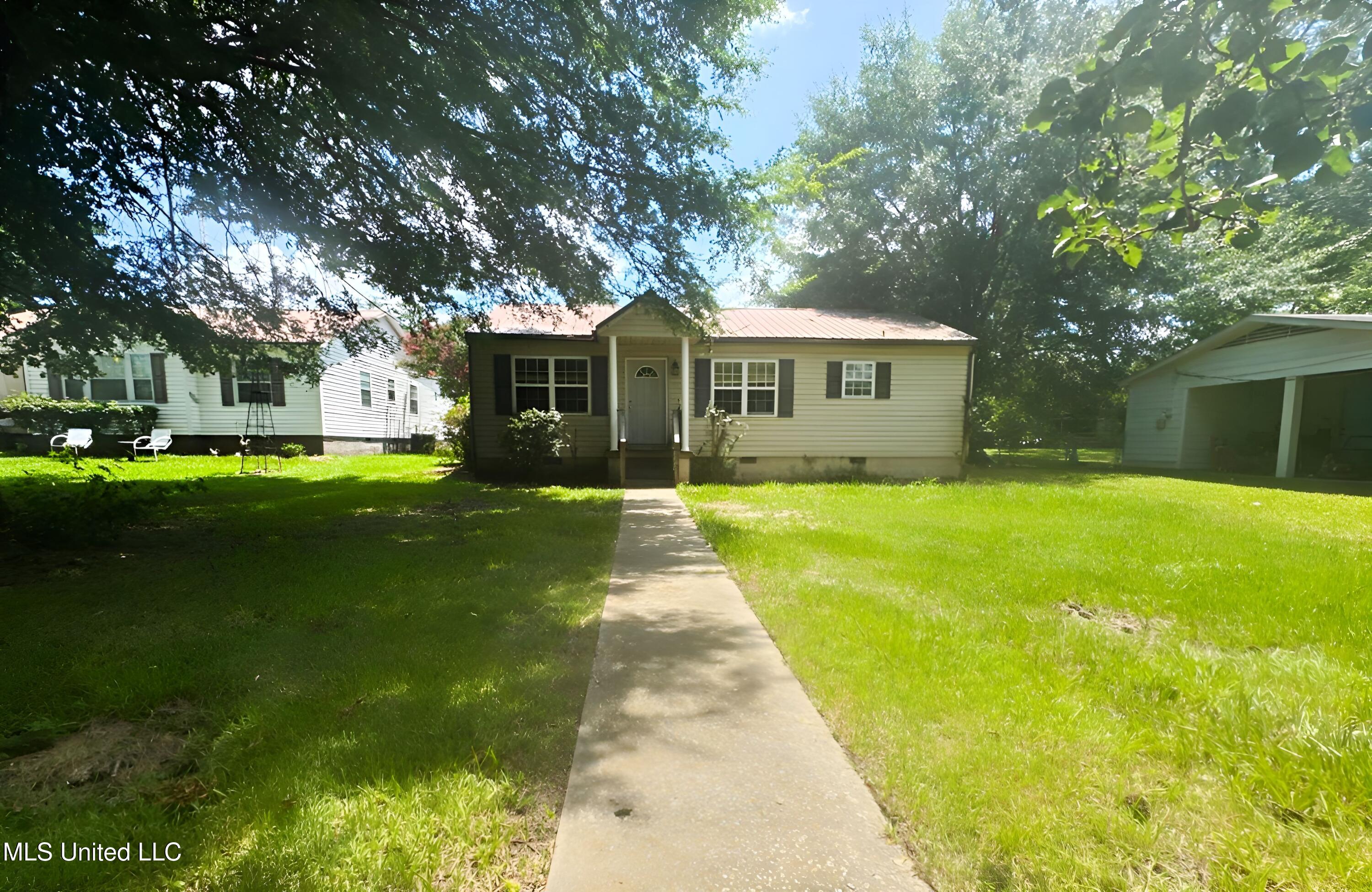 707 N West Street Property Photo 1