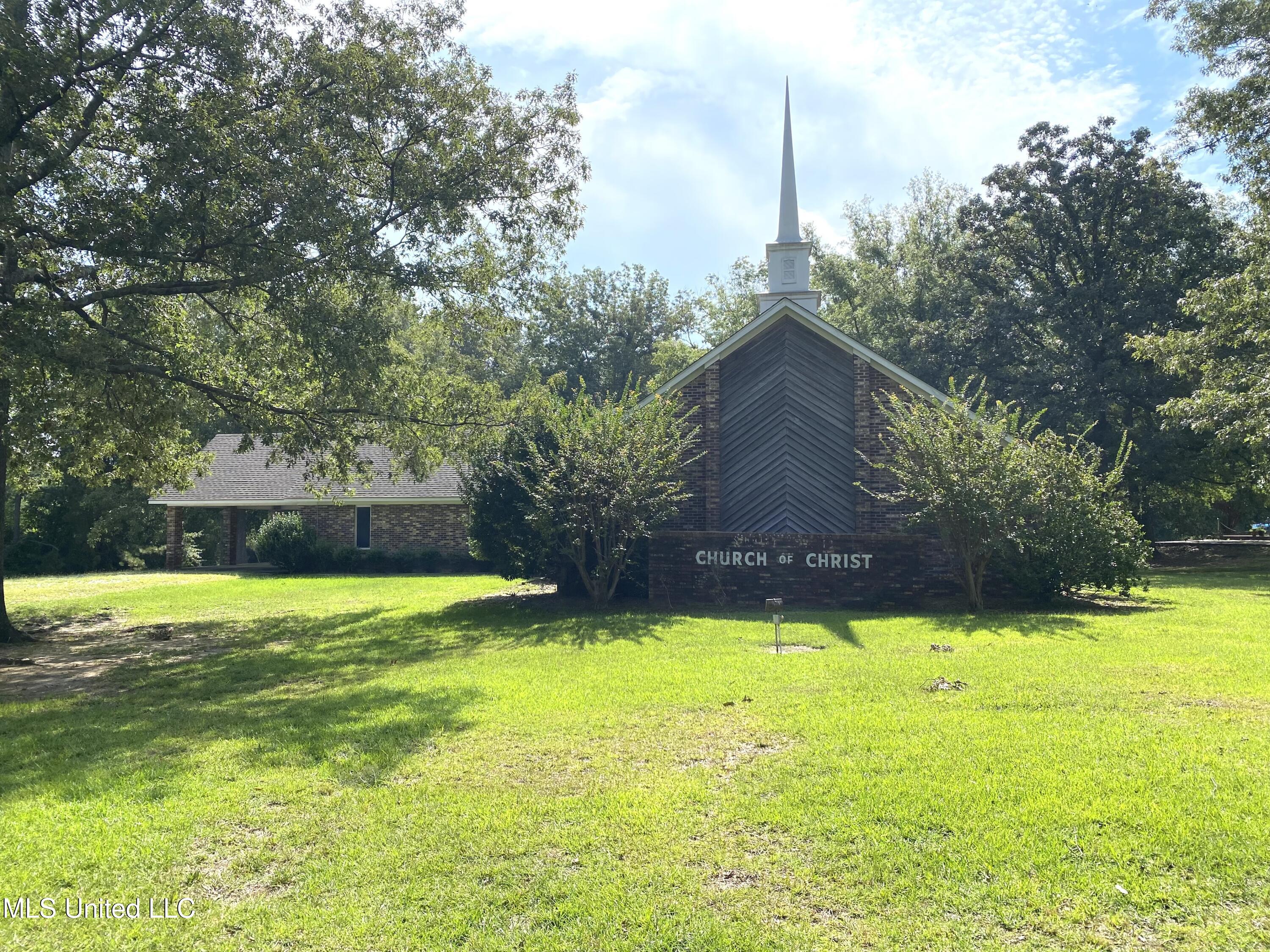 1110 S 35 Highway Property Photo 1