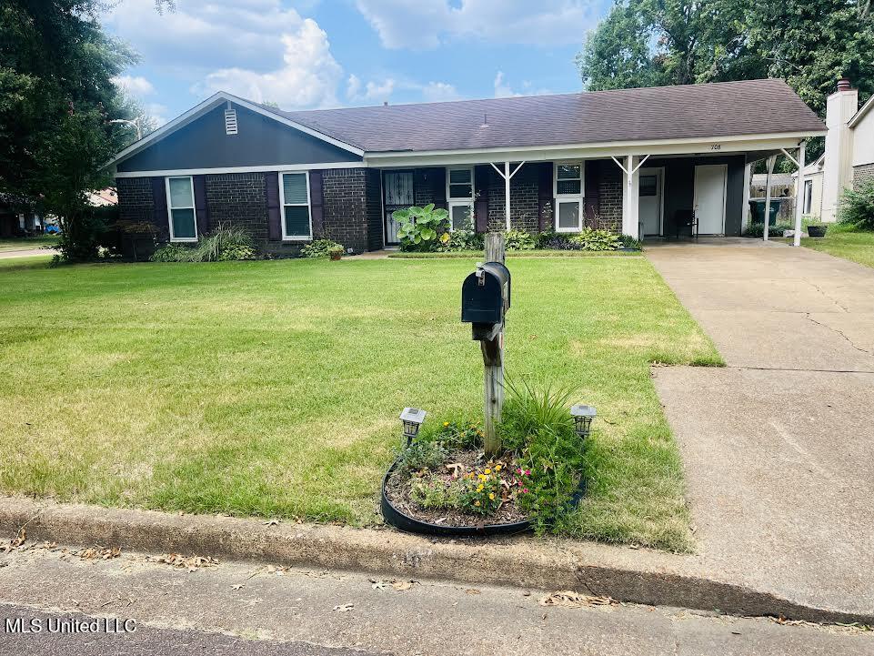 708 Thornwood Drive Property Photo 1