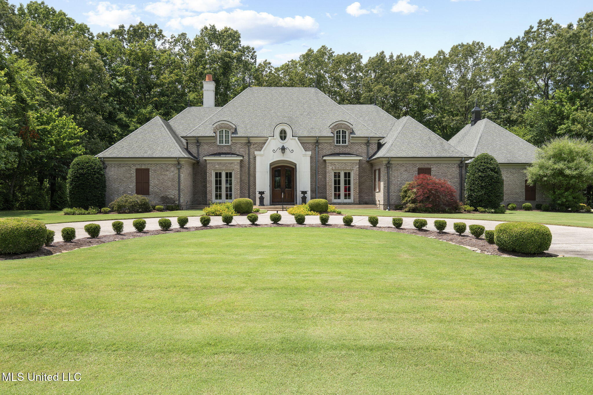1001 Hickory Ridge Drive Property Photo 1