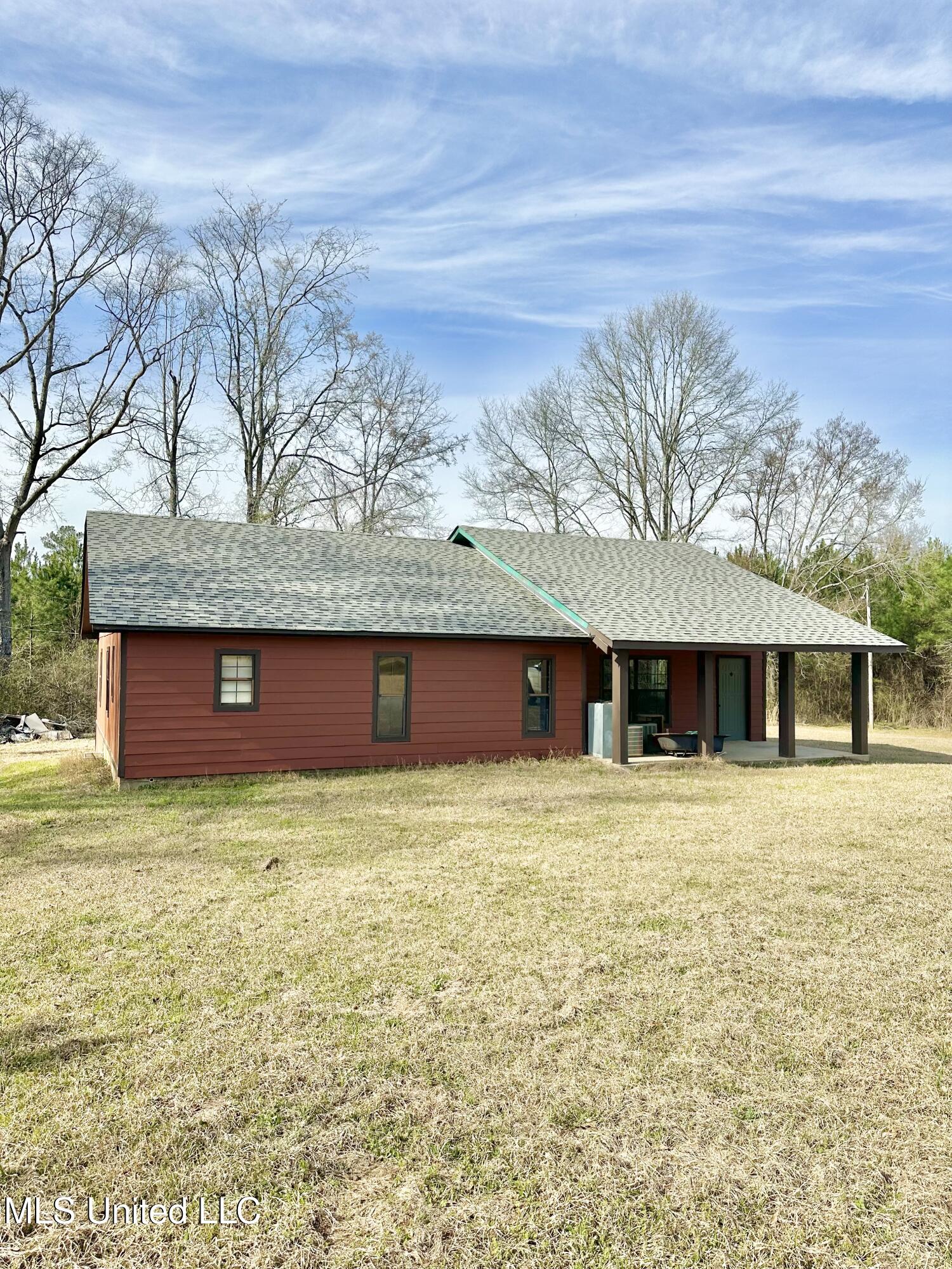 3530 Smith County Road 110 Property Photo 1