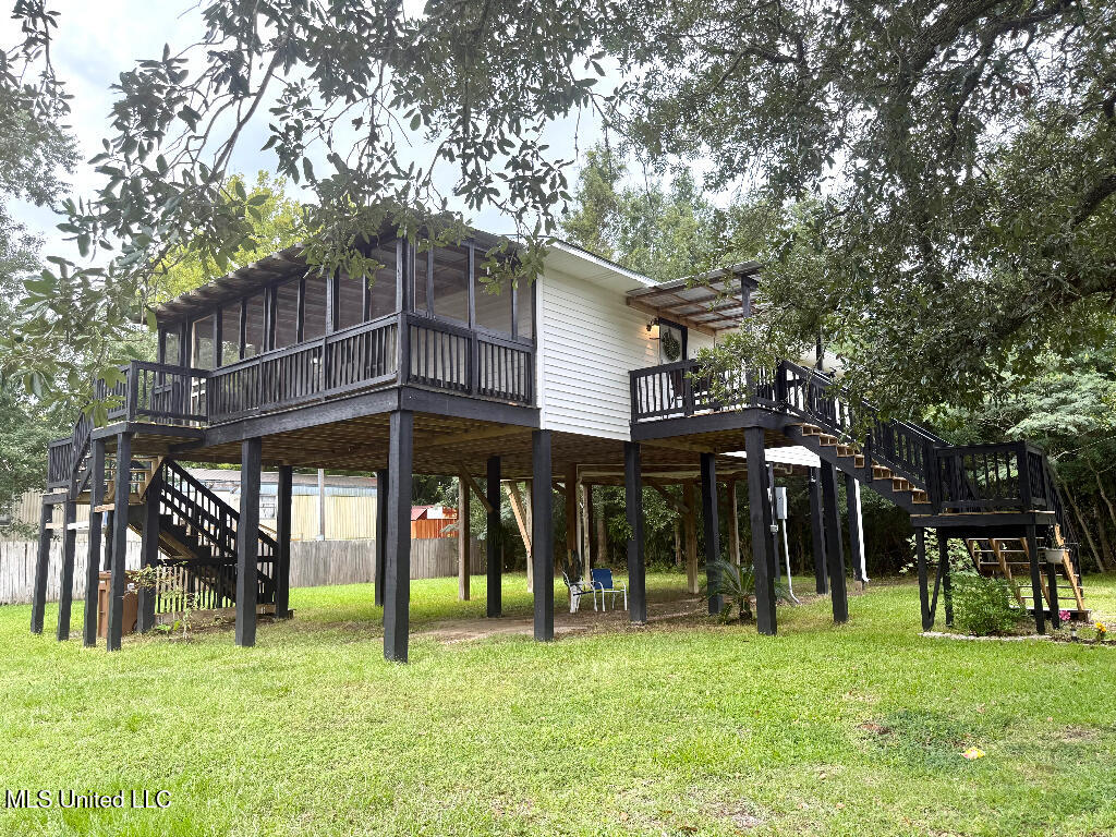 420 E North Street Property Photo 1