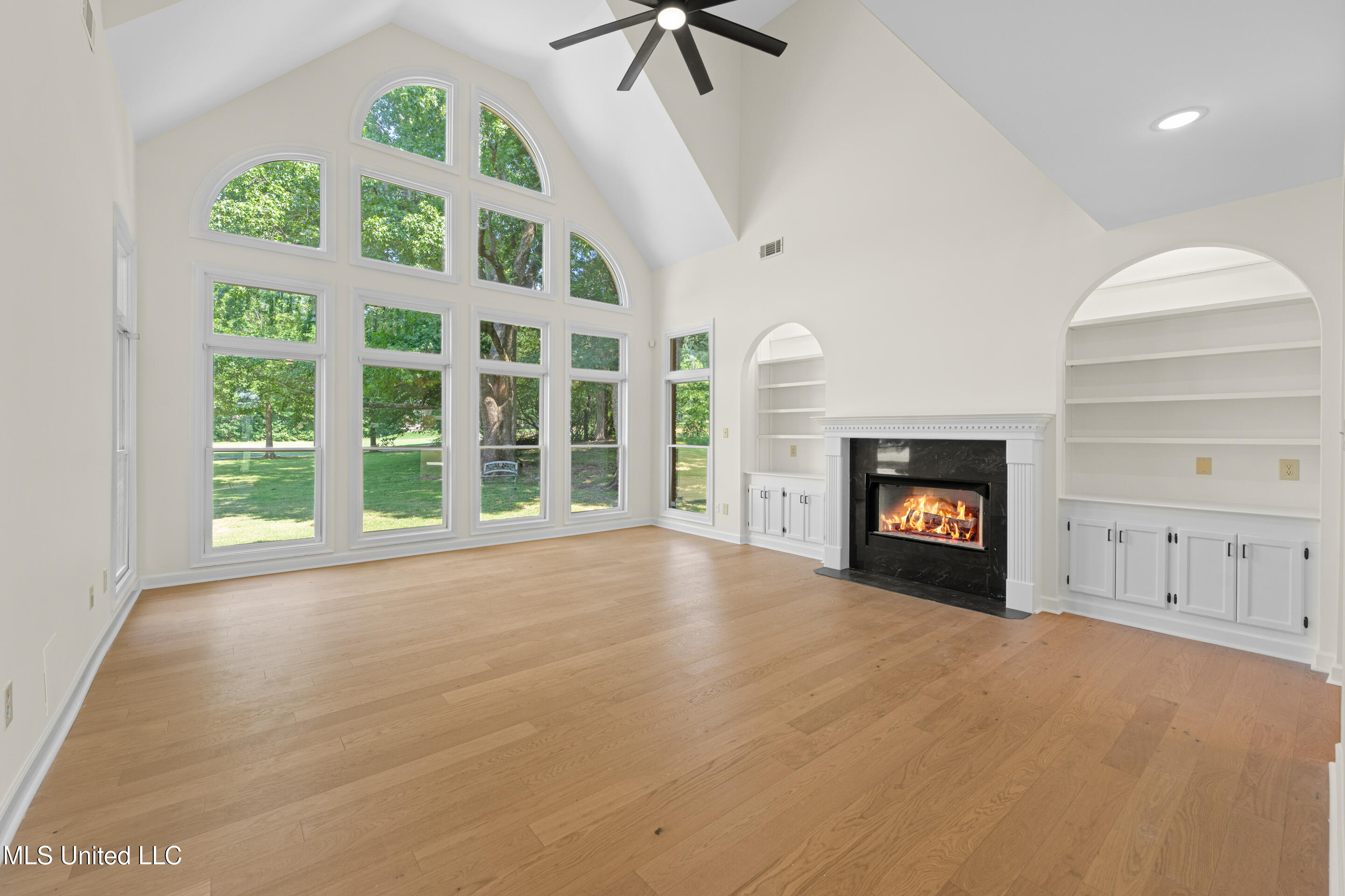 5035 Saint Andrews Cove Property Photo 2