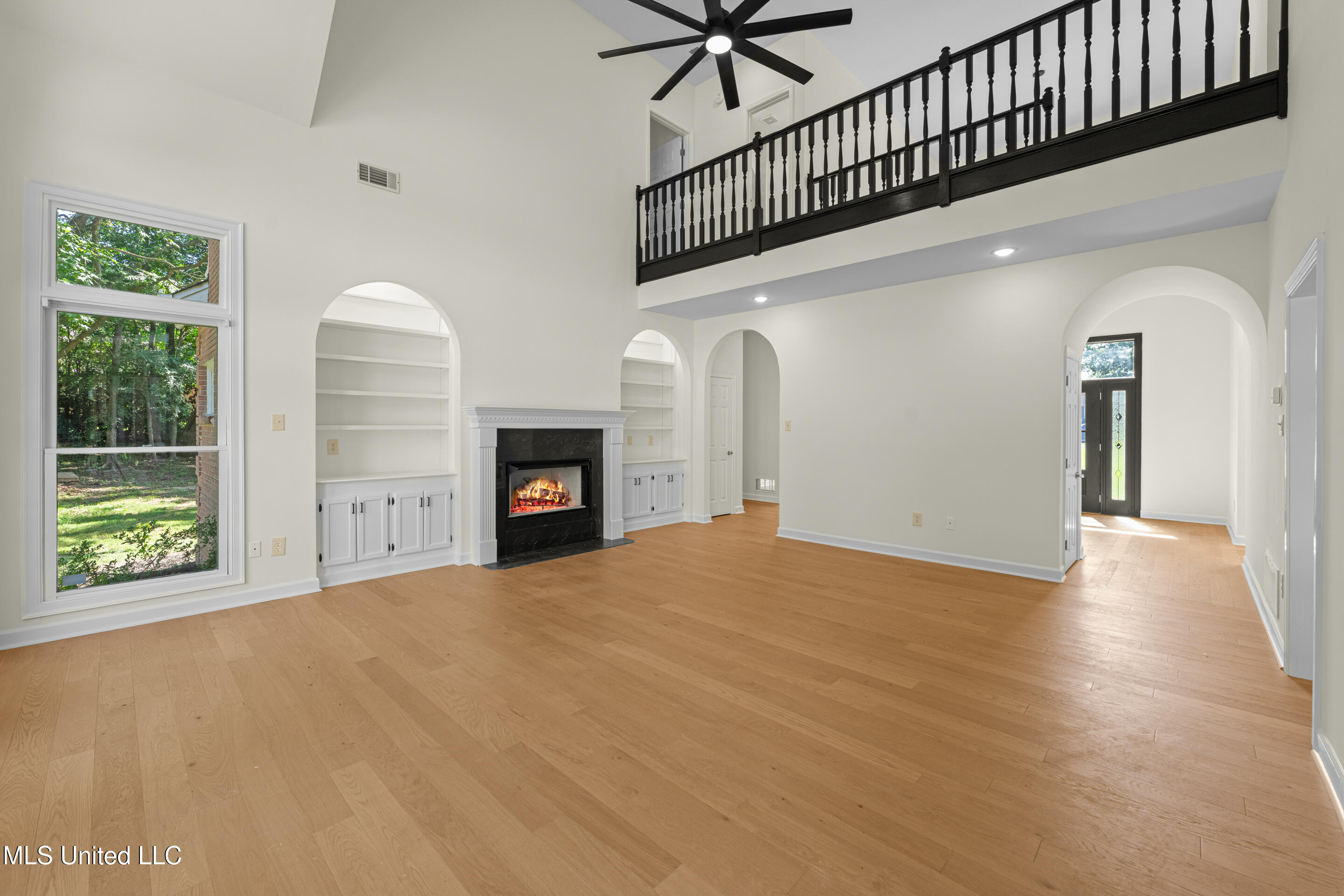 5035 Saint Andrews Cove Property Photo 3