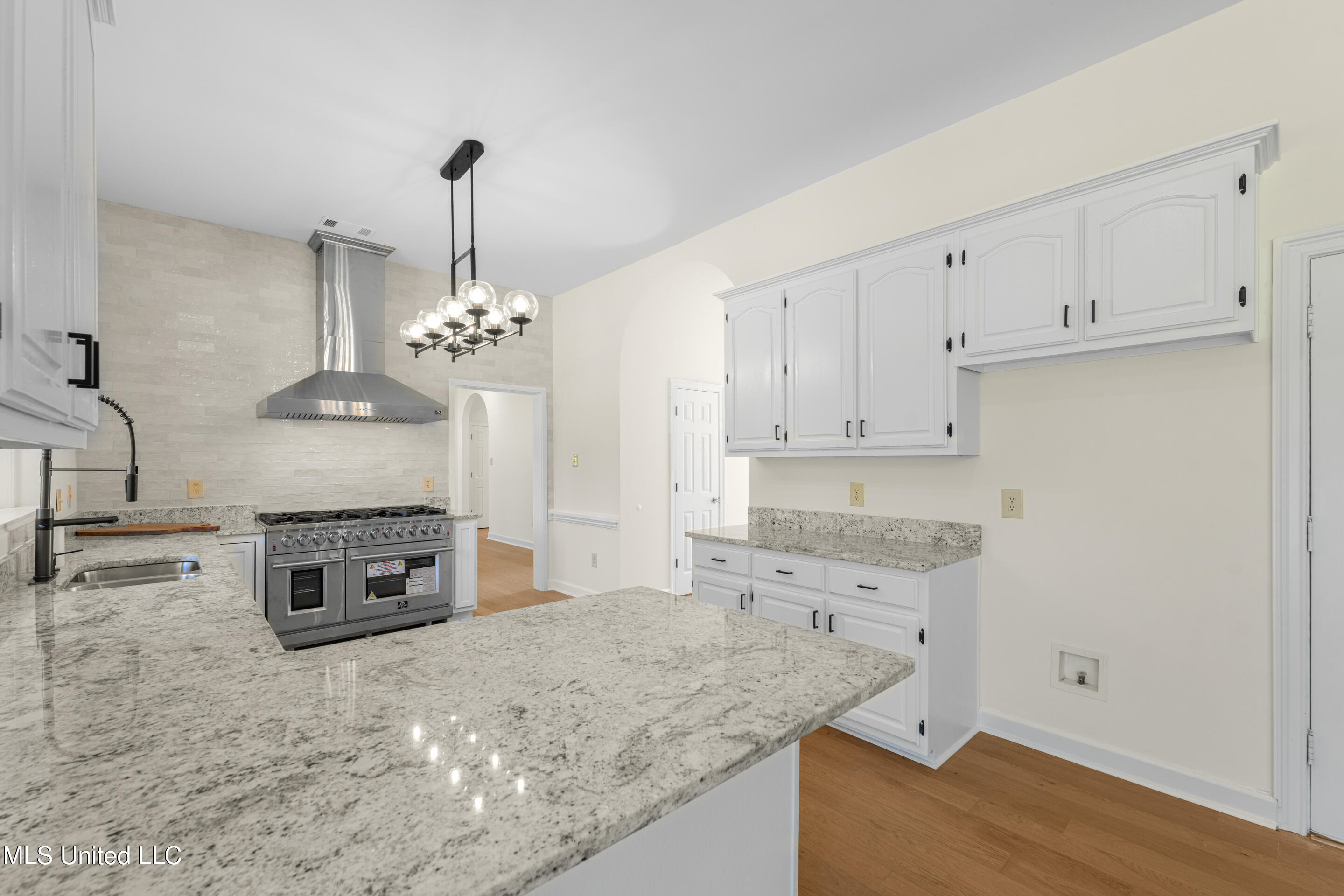 5035 Saint Andrews Cove Property Photo 7