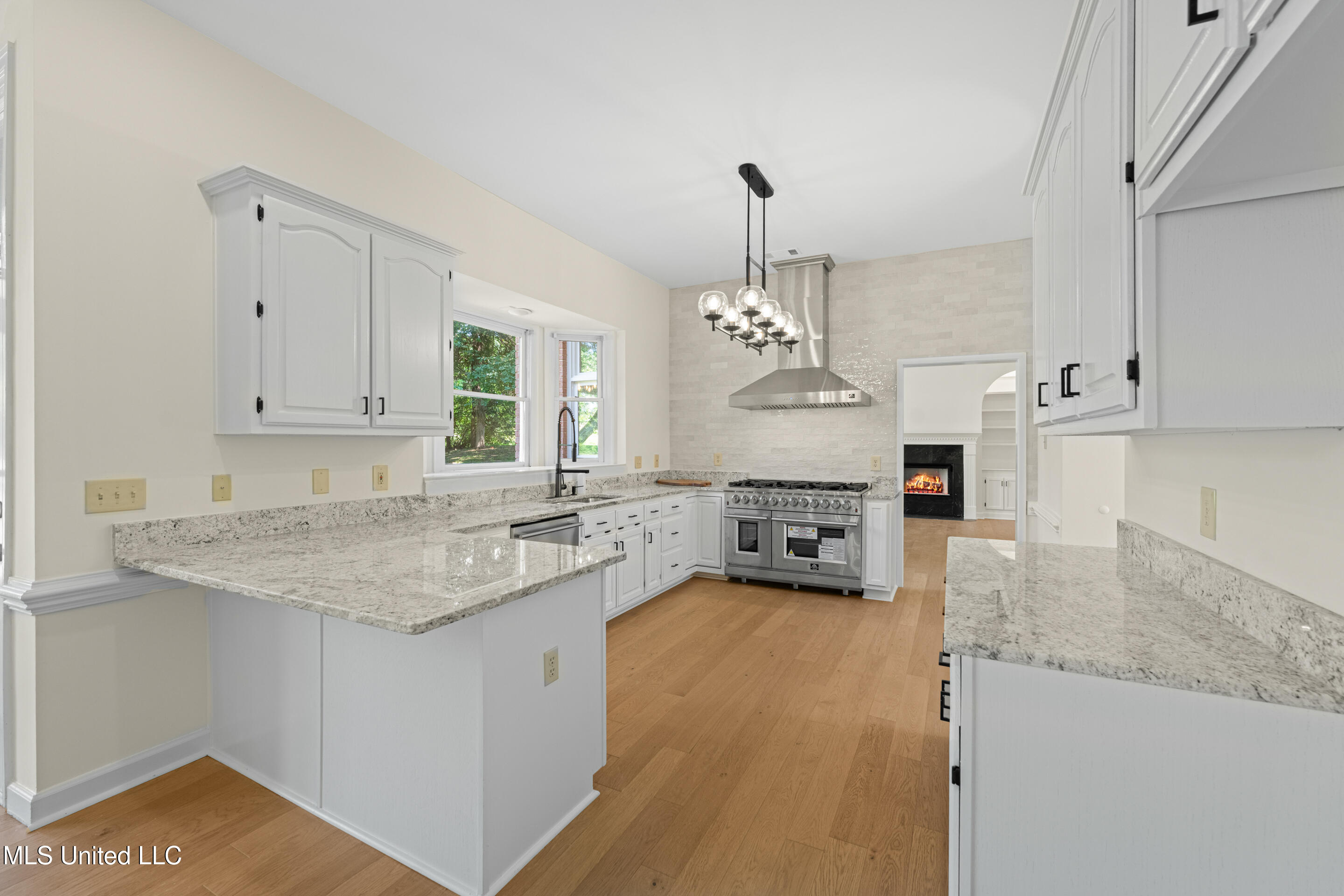 5035 Saint Andrews Cove Property Photo 9