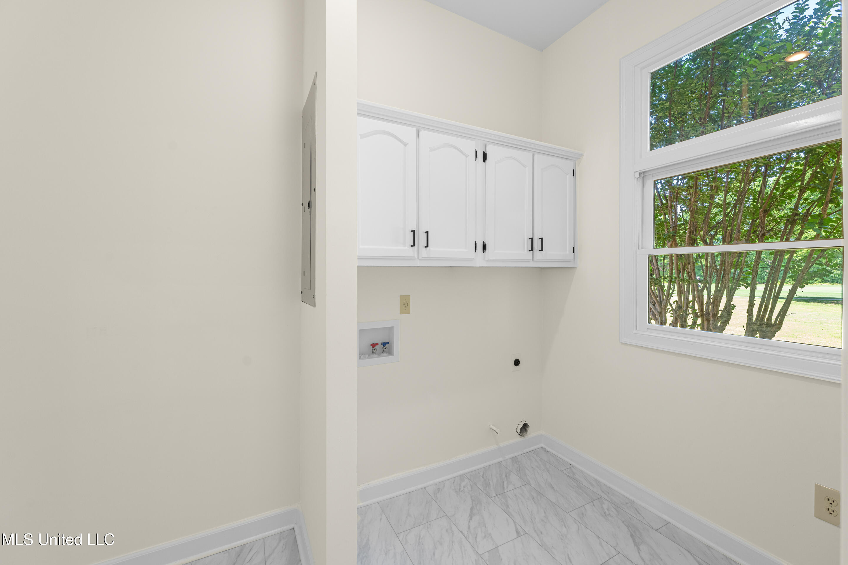 5035 Saint Andrews Cove Property Photo 11