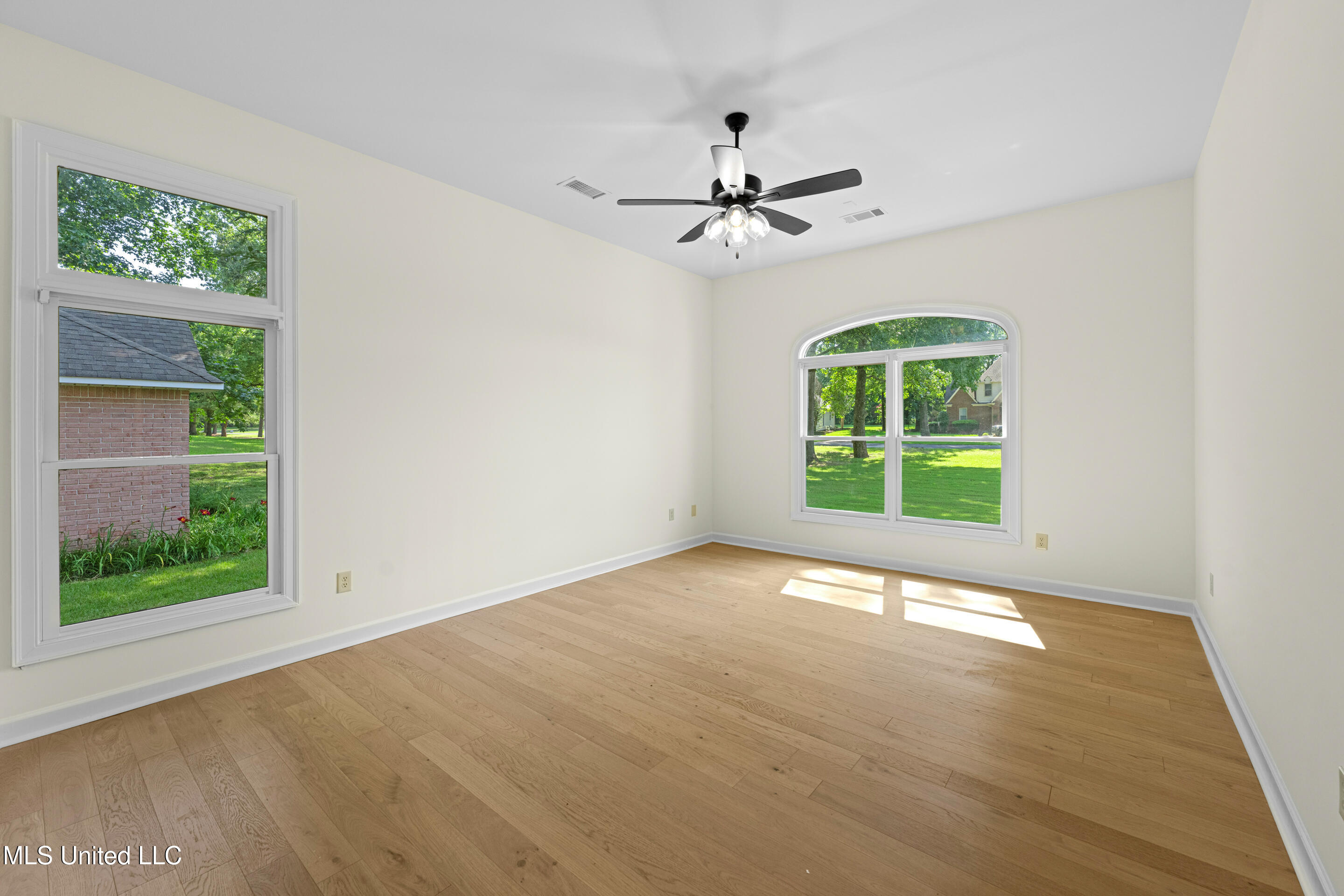 5035 Saint Andrews Cove Property Photo 16