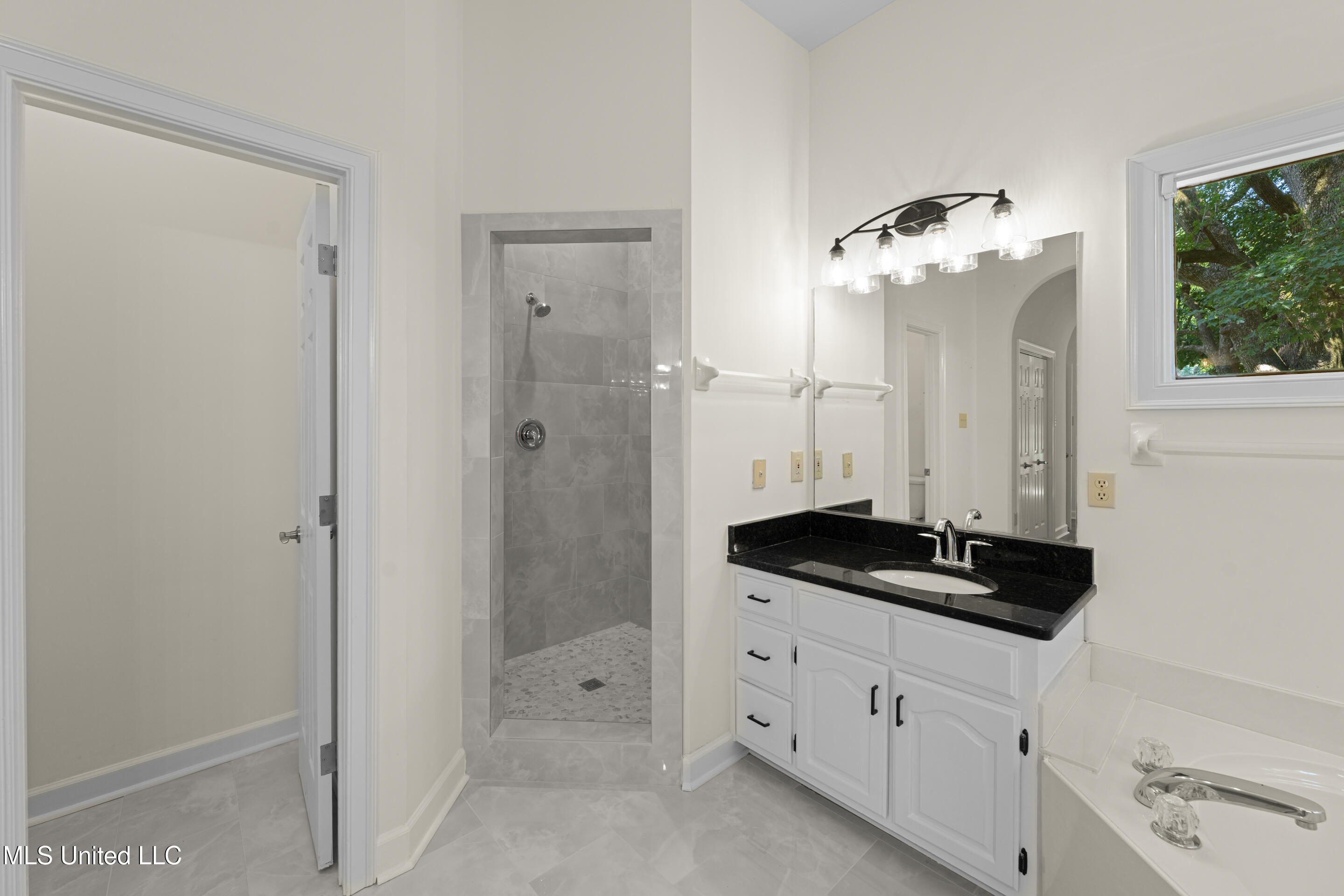 5035 Saint Andrews Cove Property Photo 19