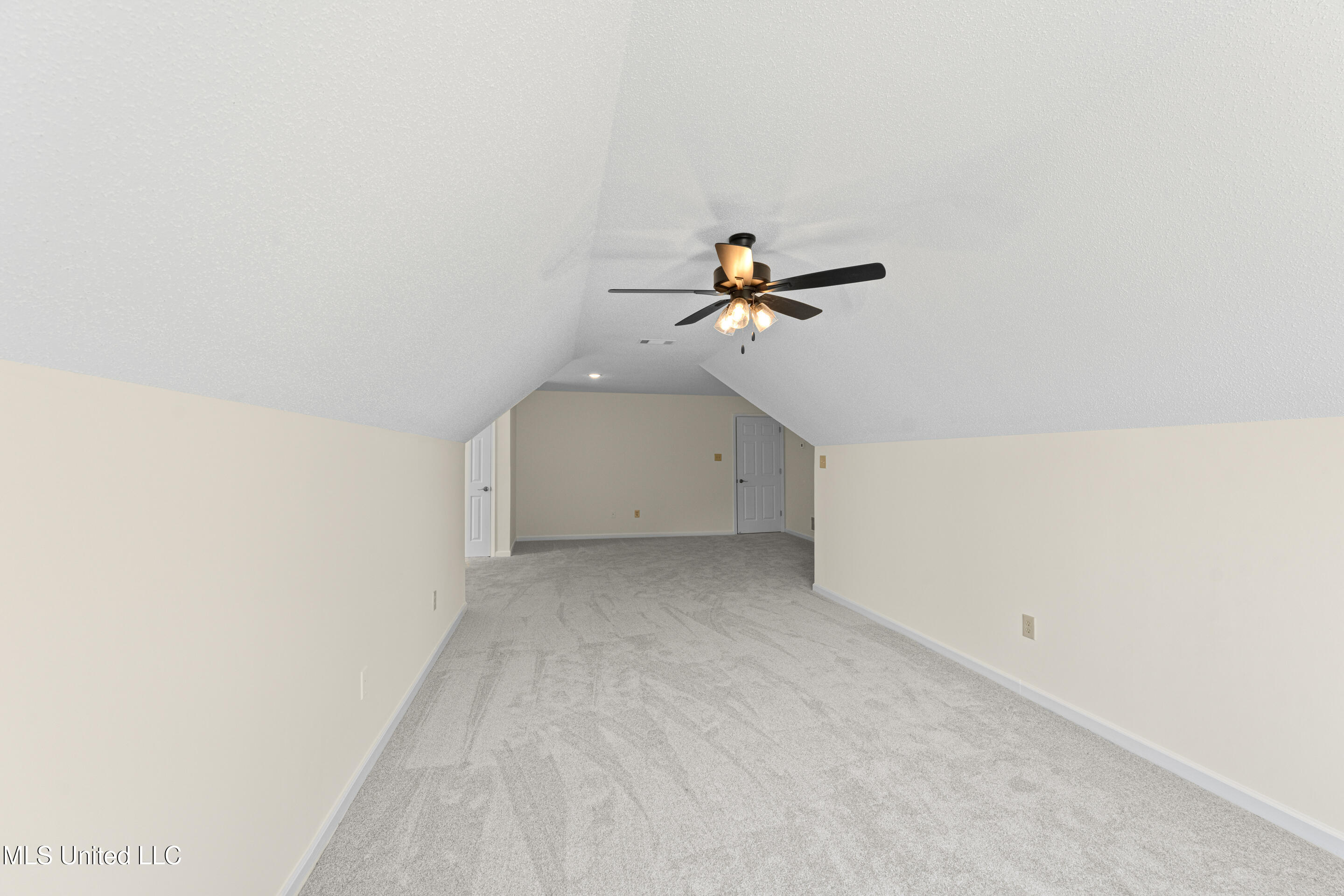 5035 Saint Andrews Cove Property Photo 29