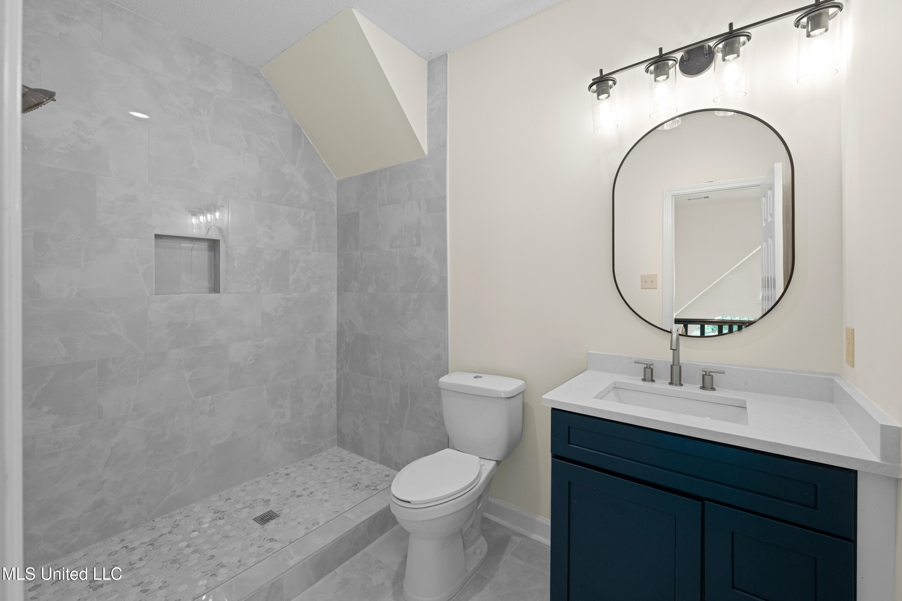 5035 Saint Andrews Cove Property Photo 33