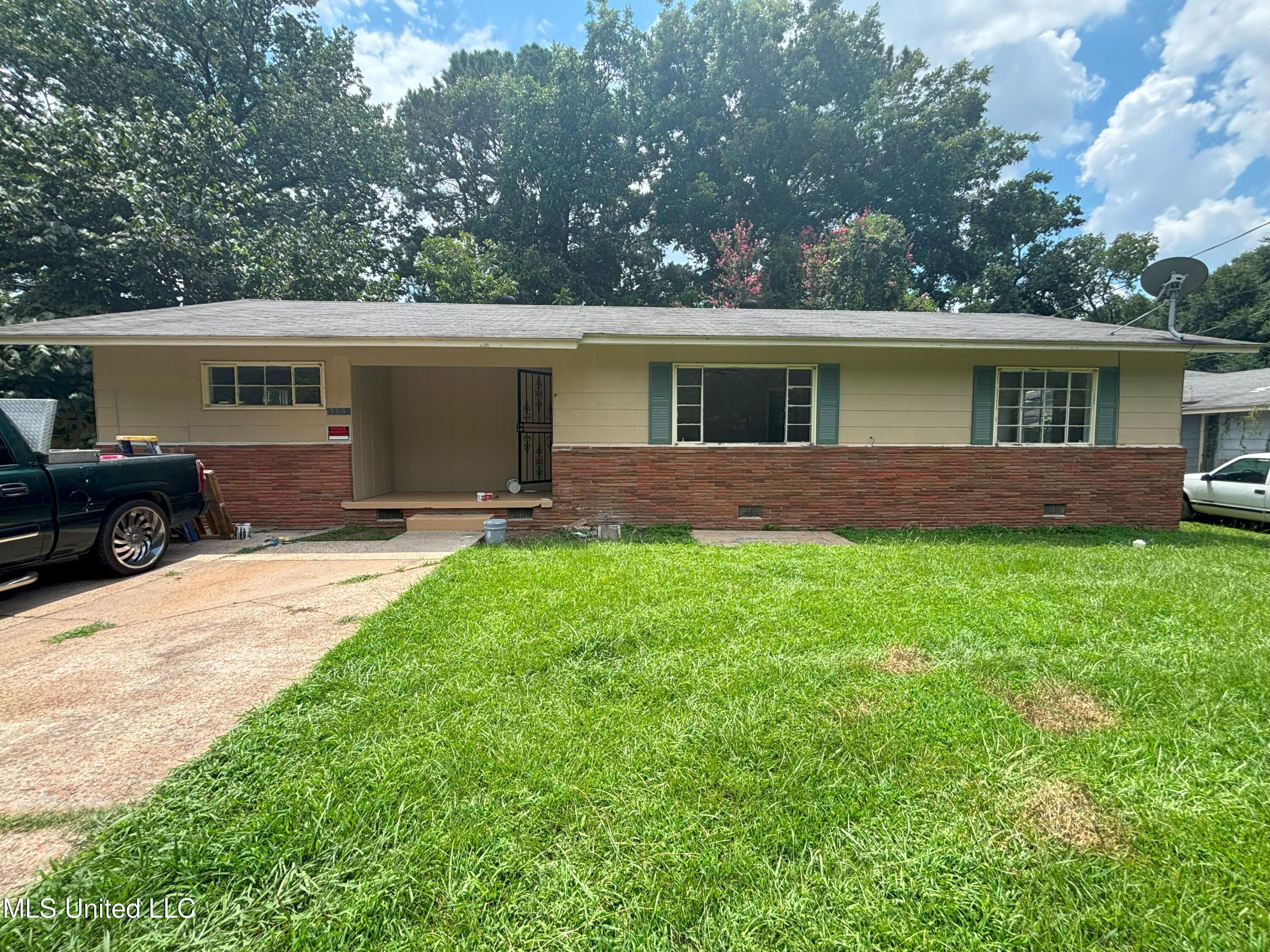 335 Cummins Street Property Photo 1