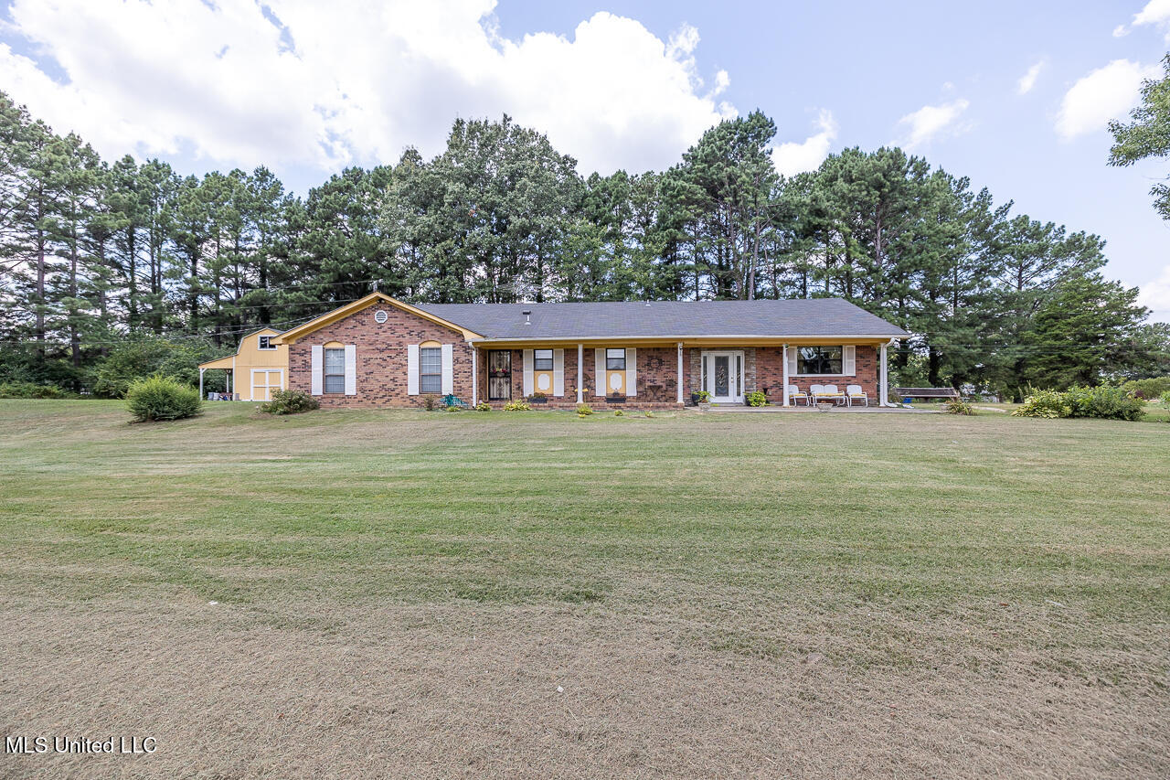 2402 Highway 309 Property Photo 1