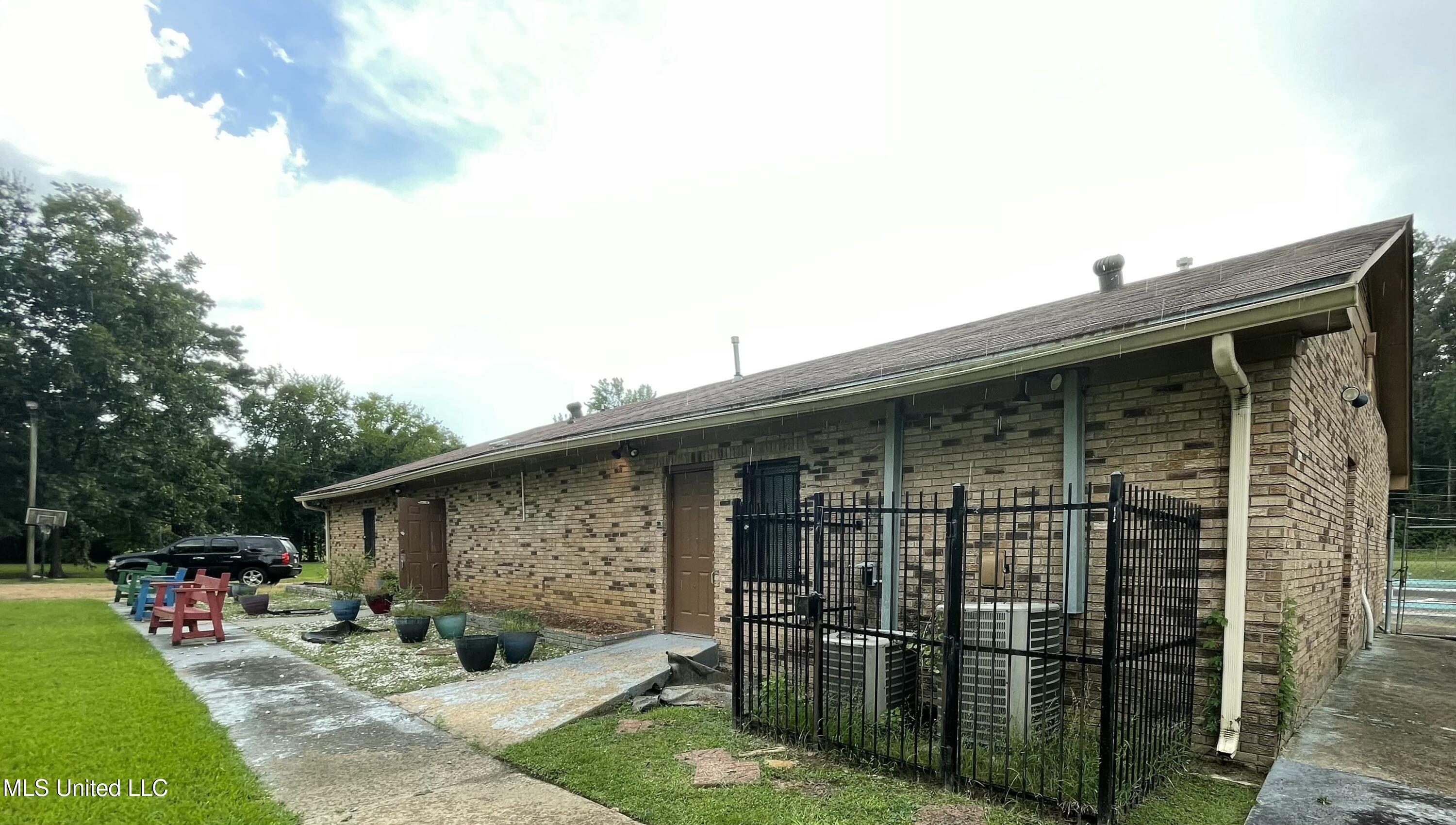 5220 Livingston Road Property Photo 2