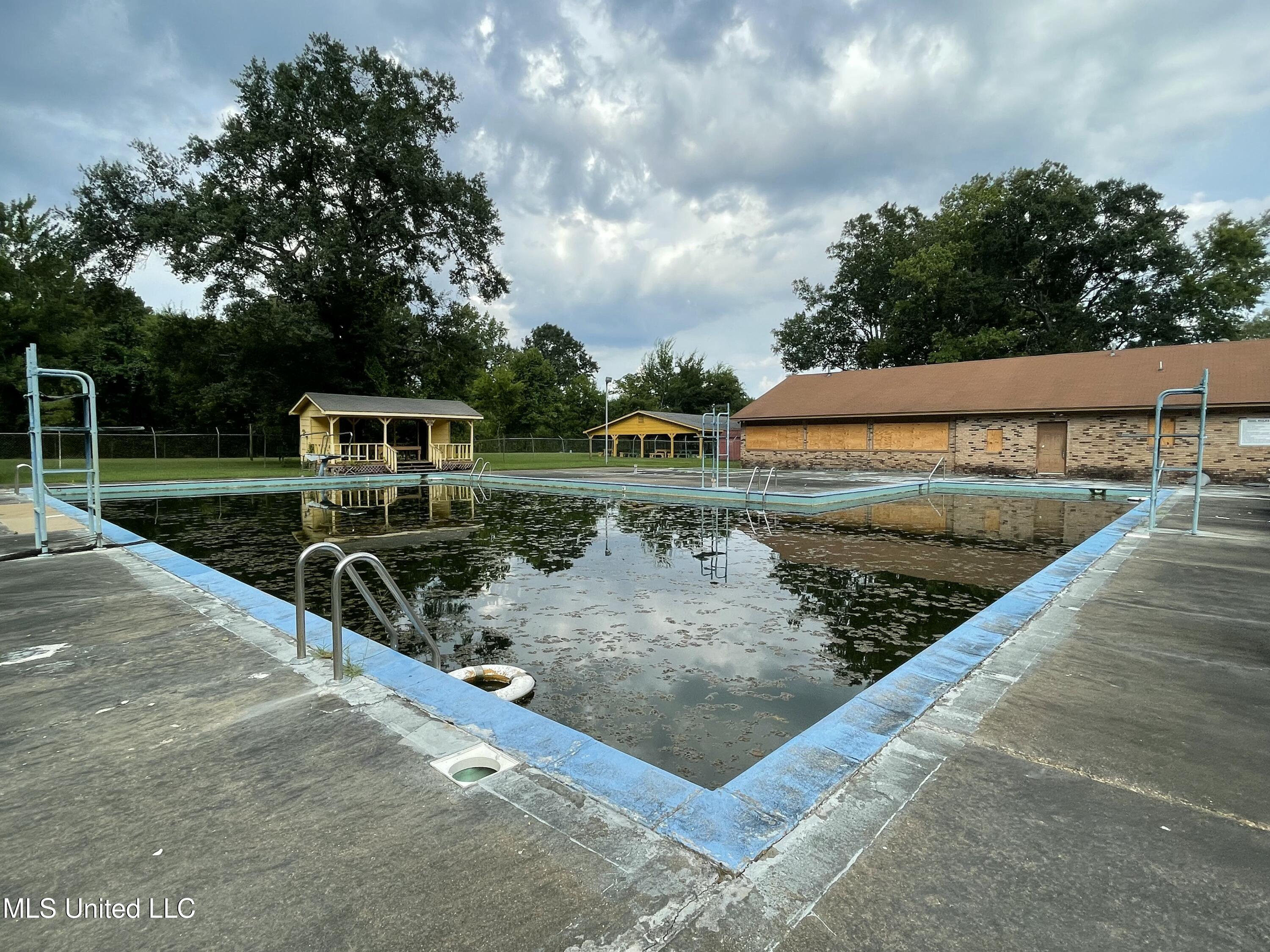 5220 Livingston Road Property Photo 4