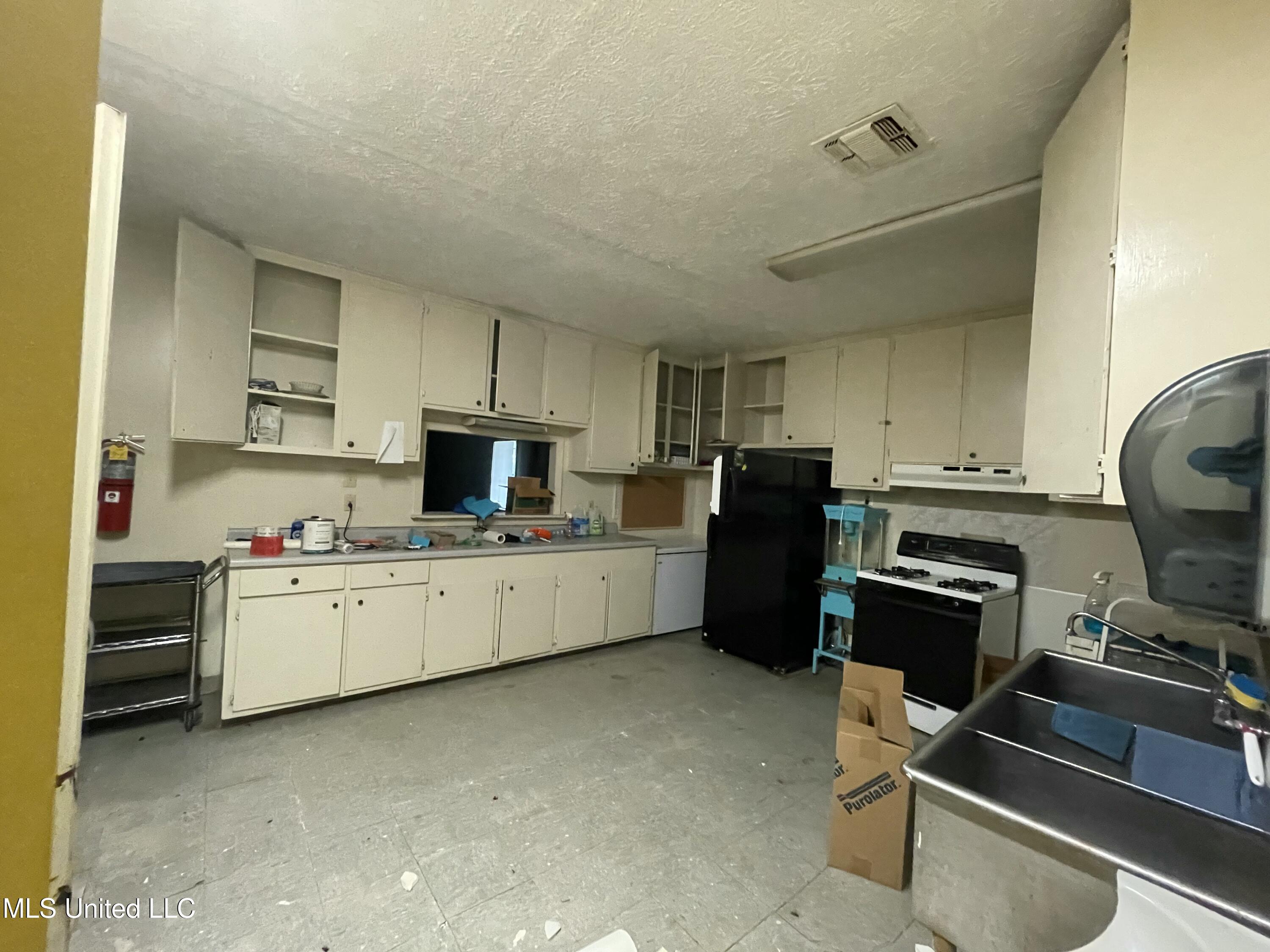 5220 Livingston Road Property Photo 10