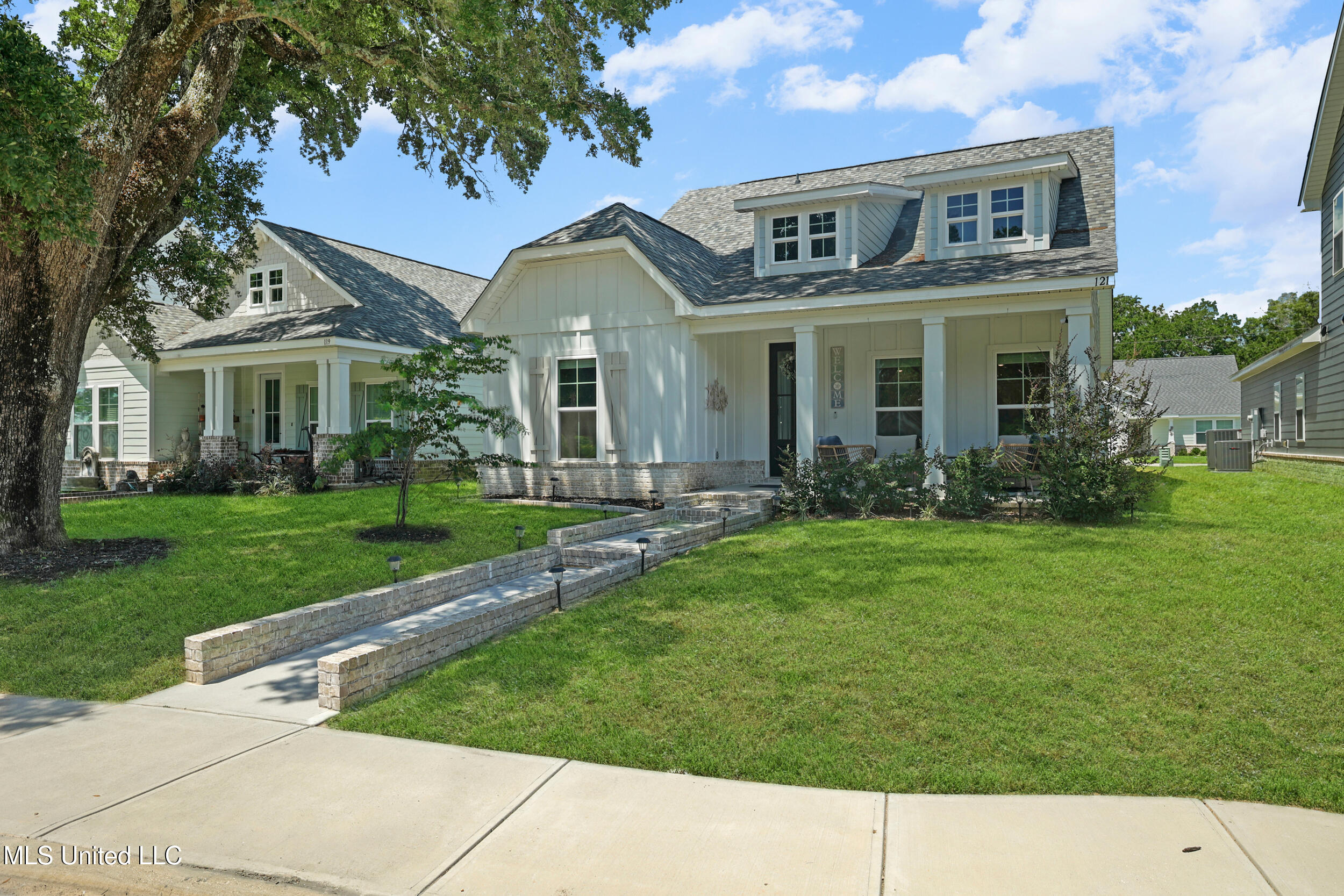121 Grande View Drive Property Photo 4
