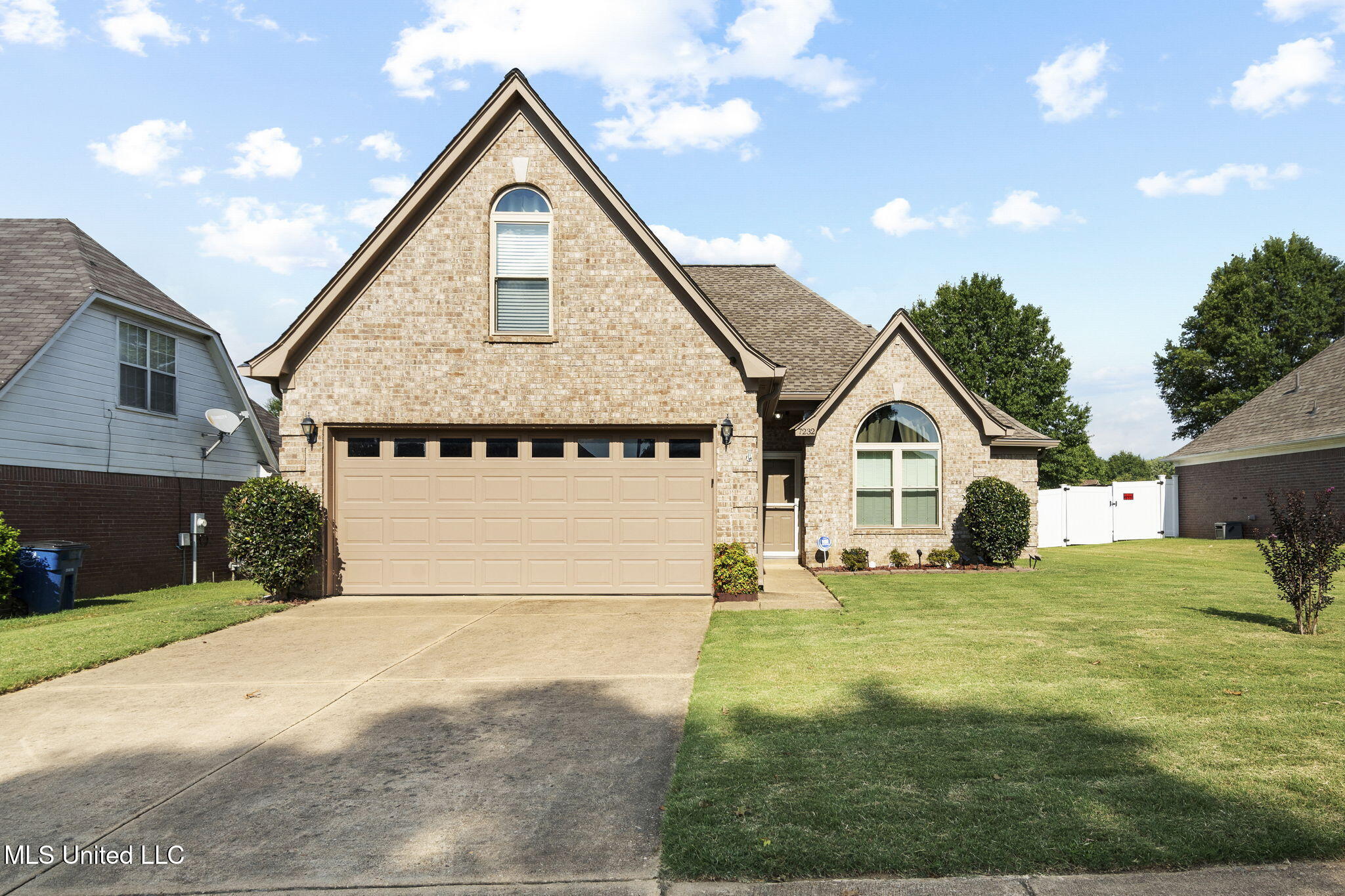 7232 Maple Grove Road Property Photo 1