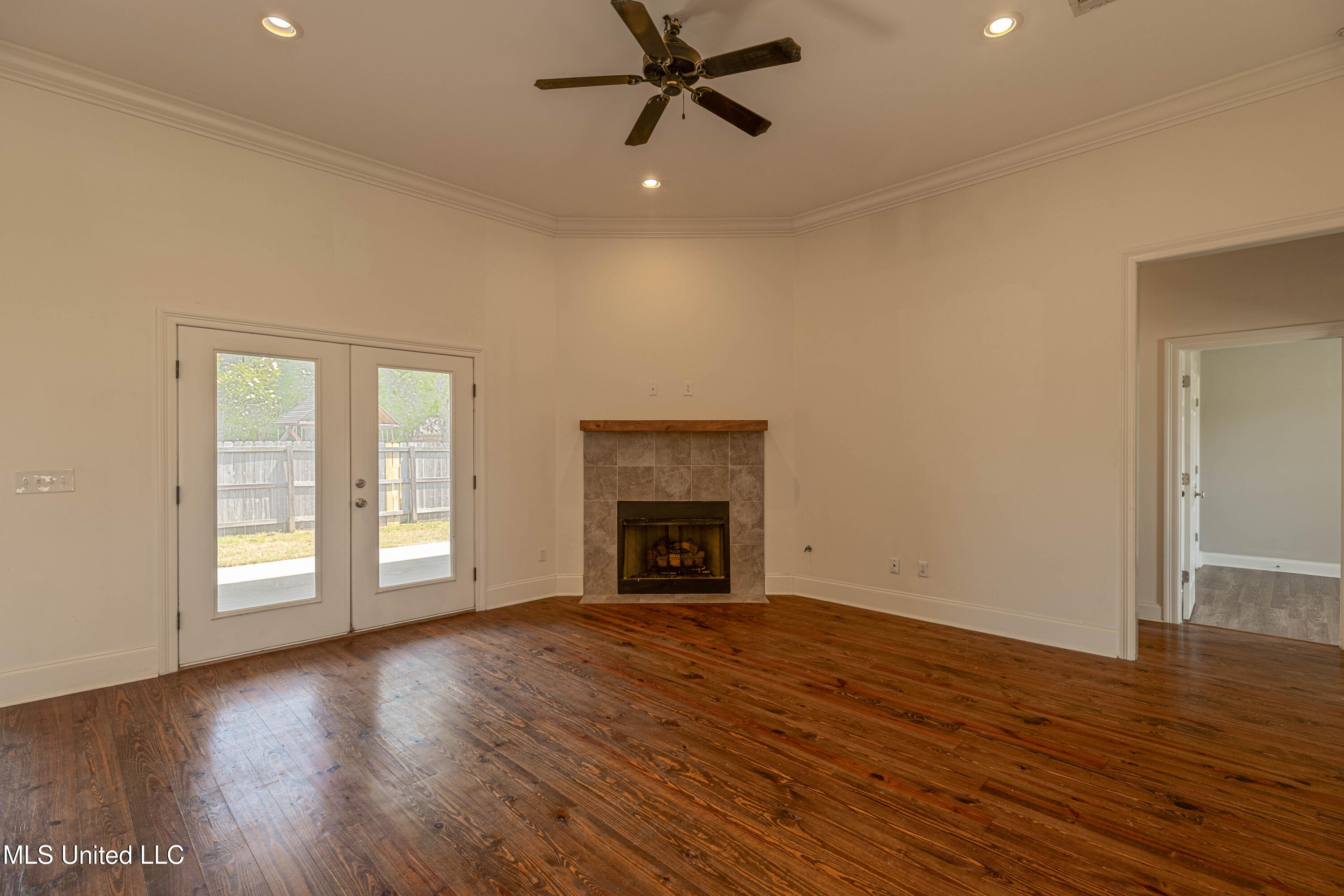 402 Montrose Place Property Photo 9