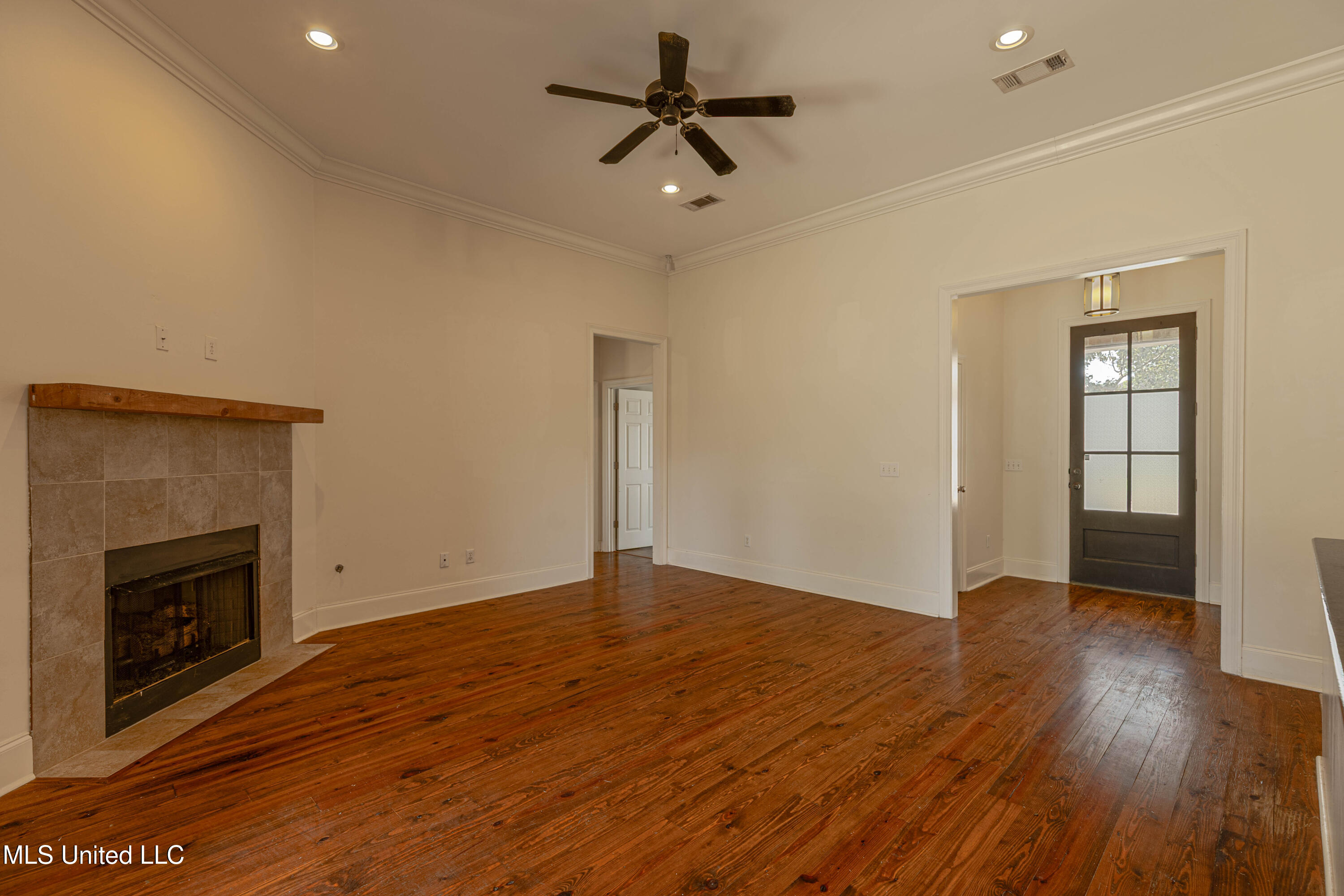 402 Montrose Place Property Photo 11