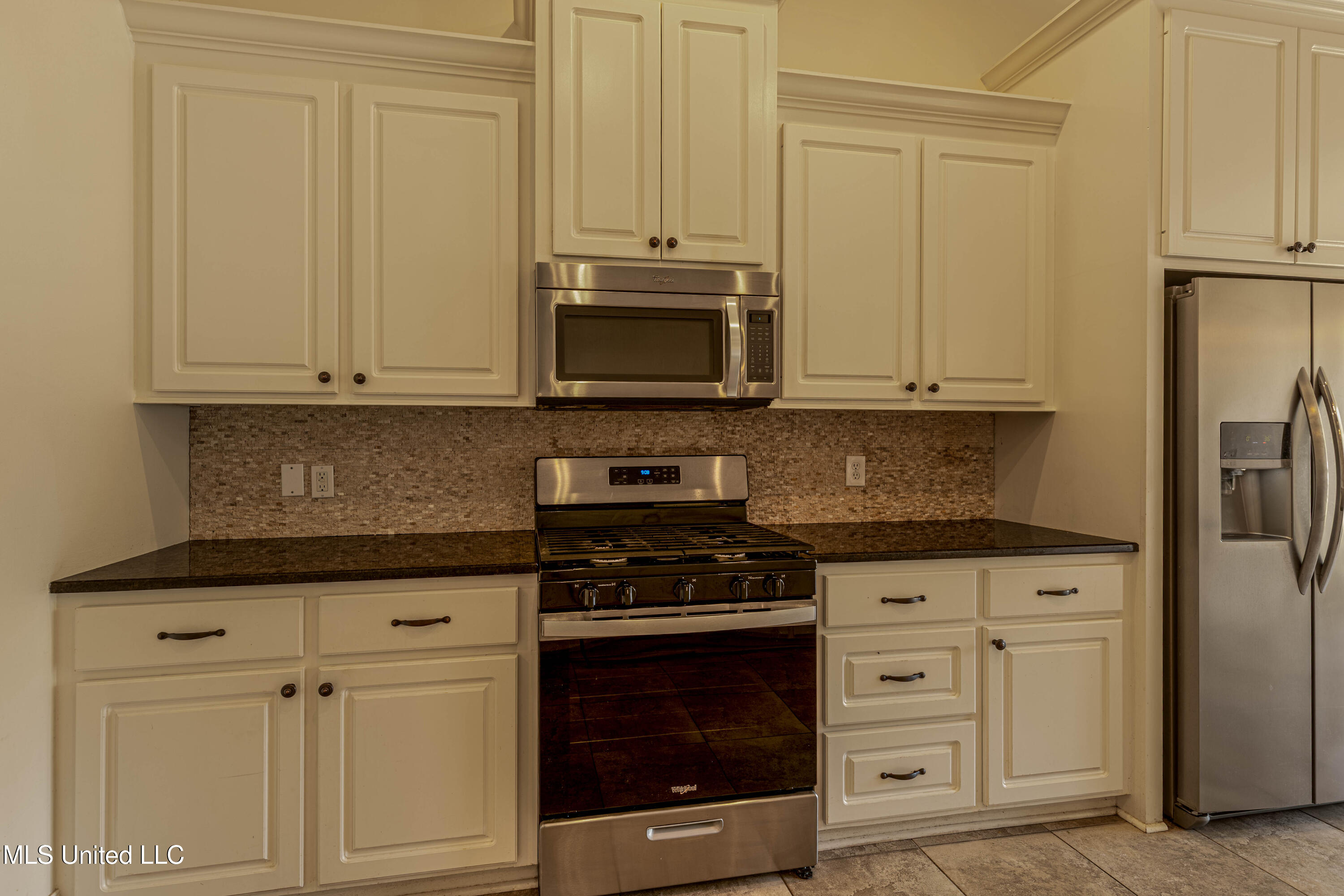 402 Montrose Place Property Photo 16