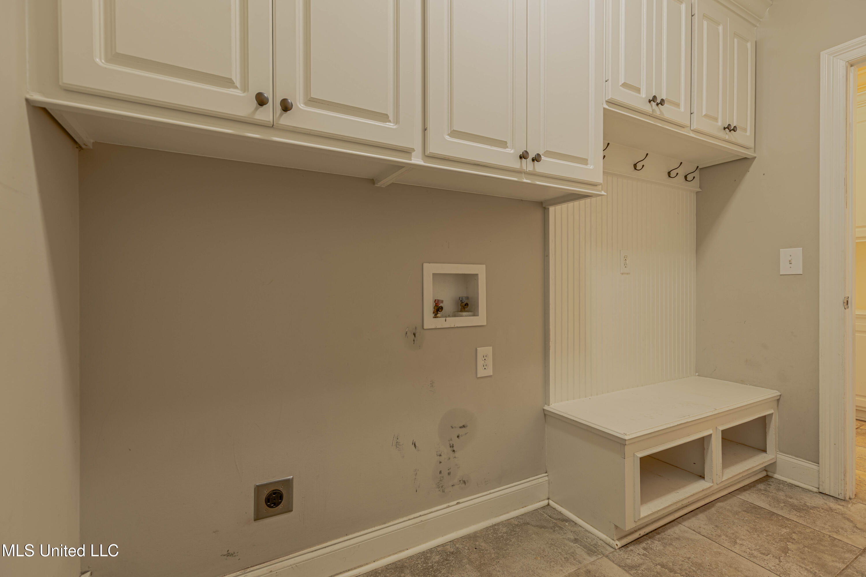 402 Montrose Place Property Photo 20