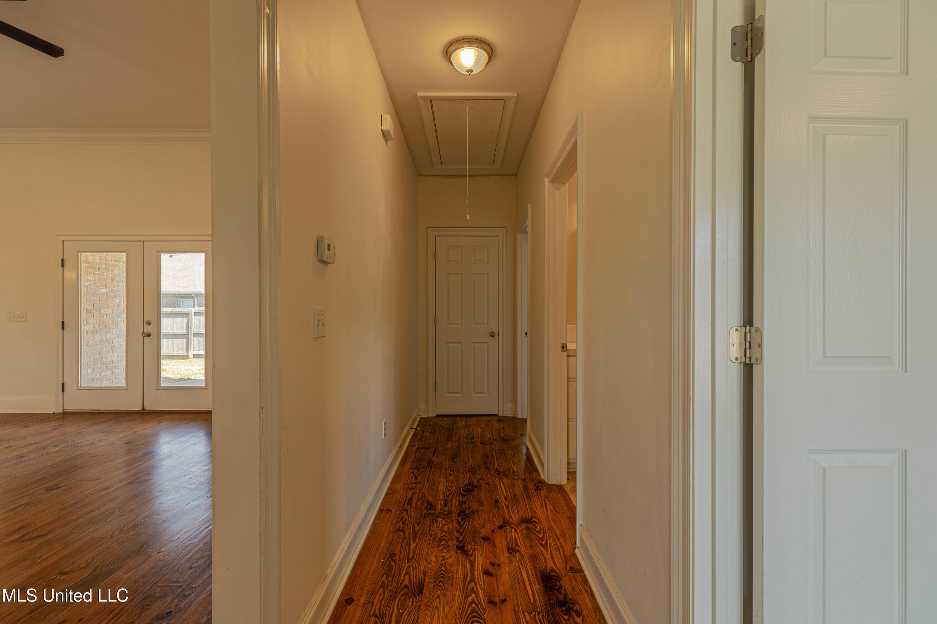 402 Montrose Place Property Photo 30