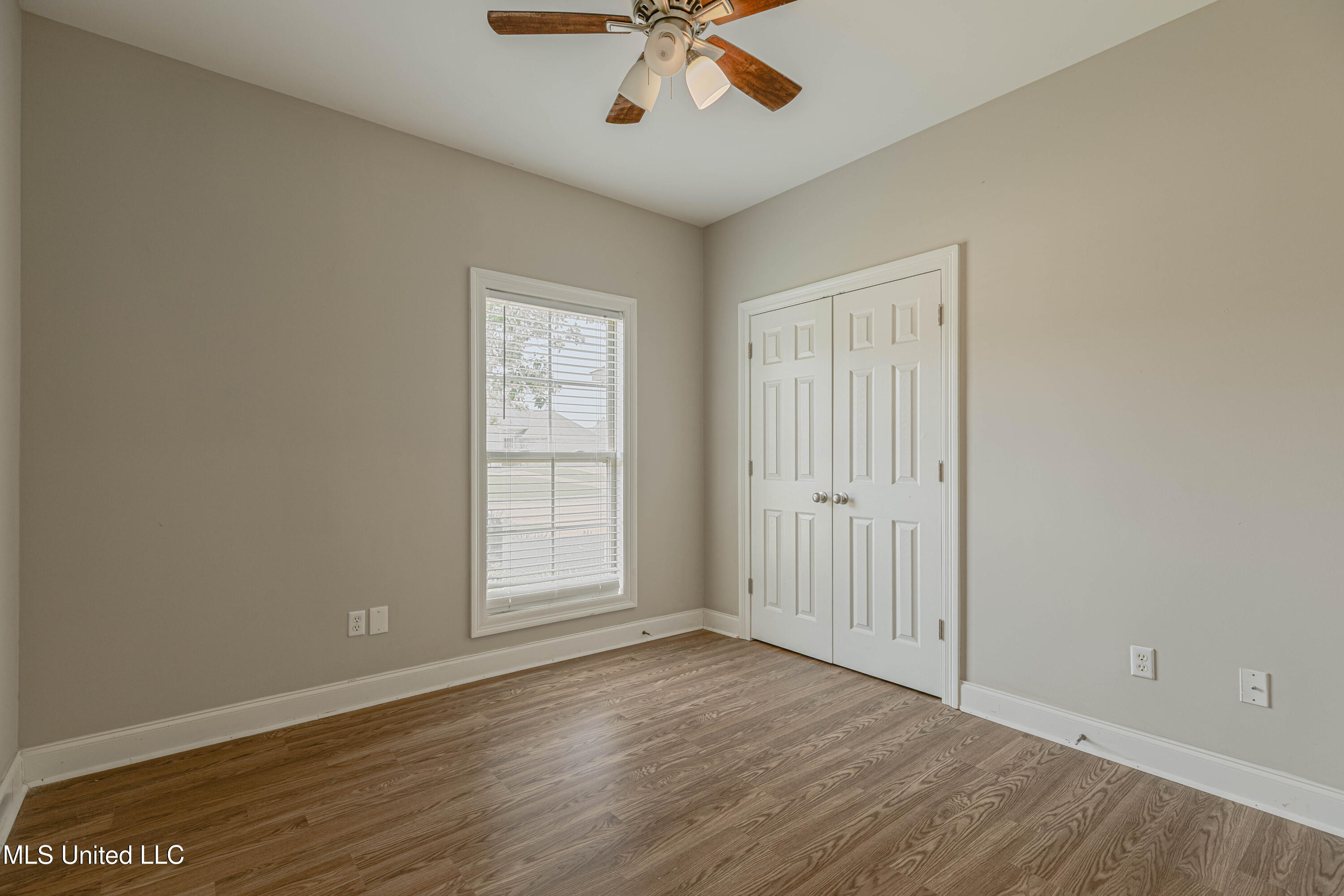 402 Montrose Place Property Photo 32