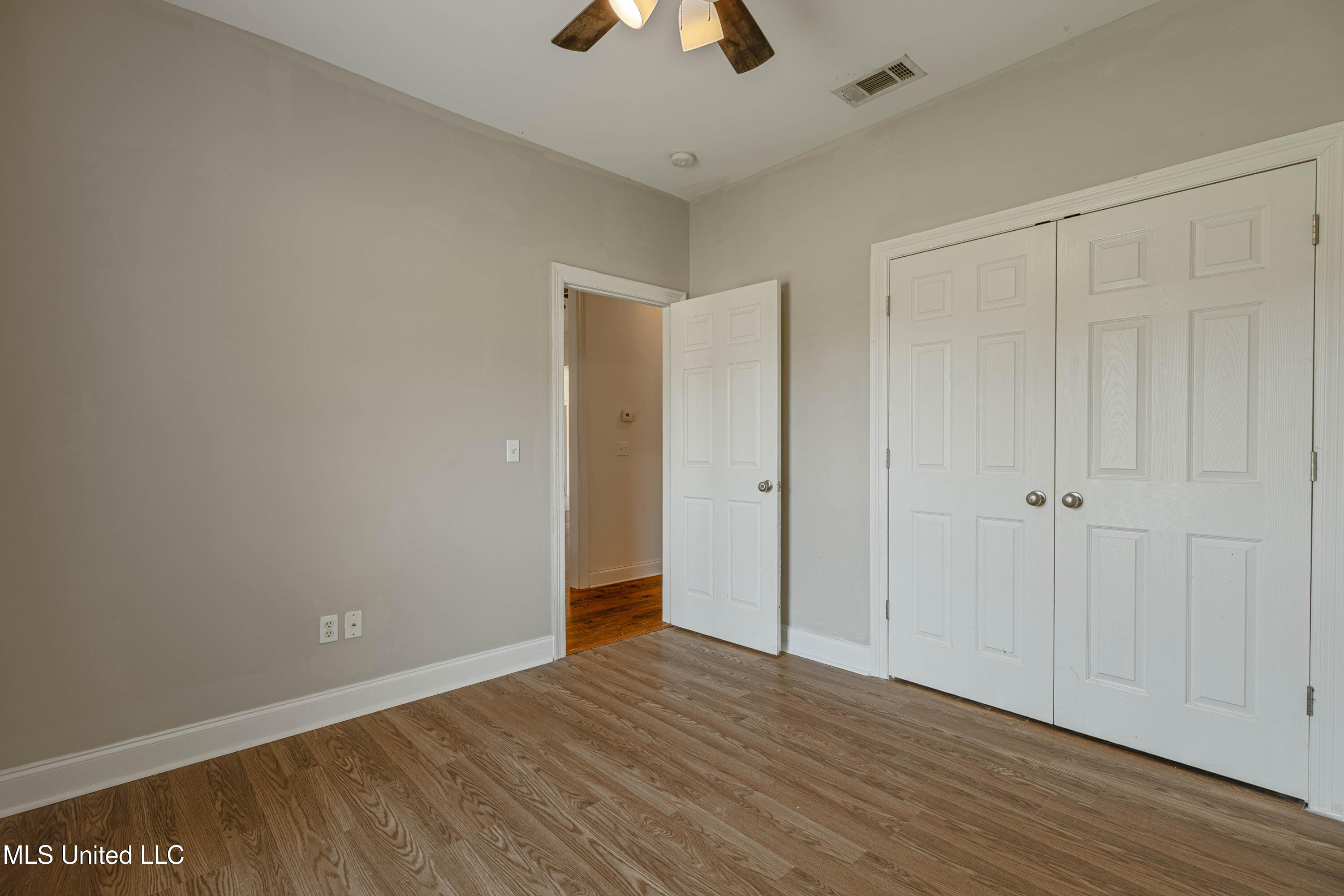 402 Montrose Place Property Photo 35
