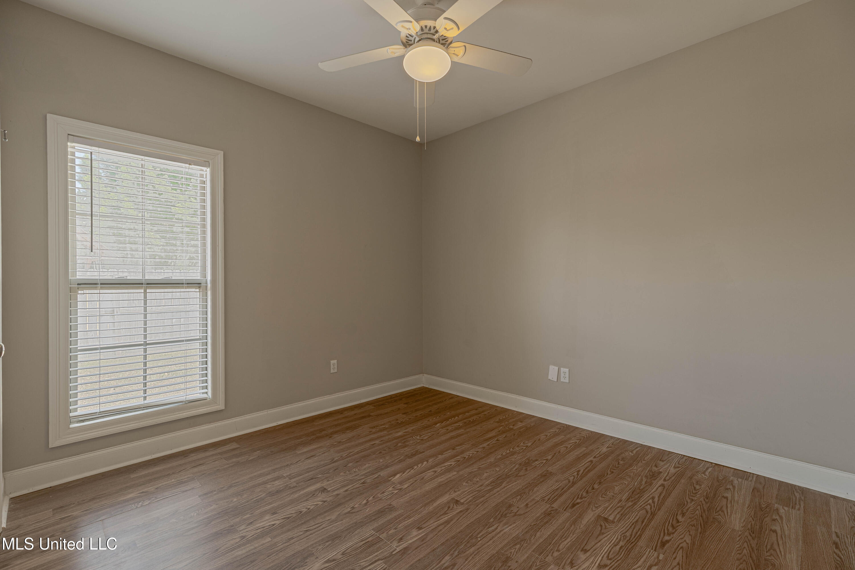 402 Montrose Place Property Photo 39
