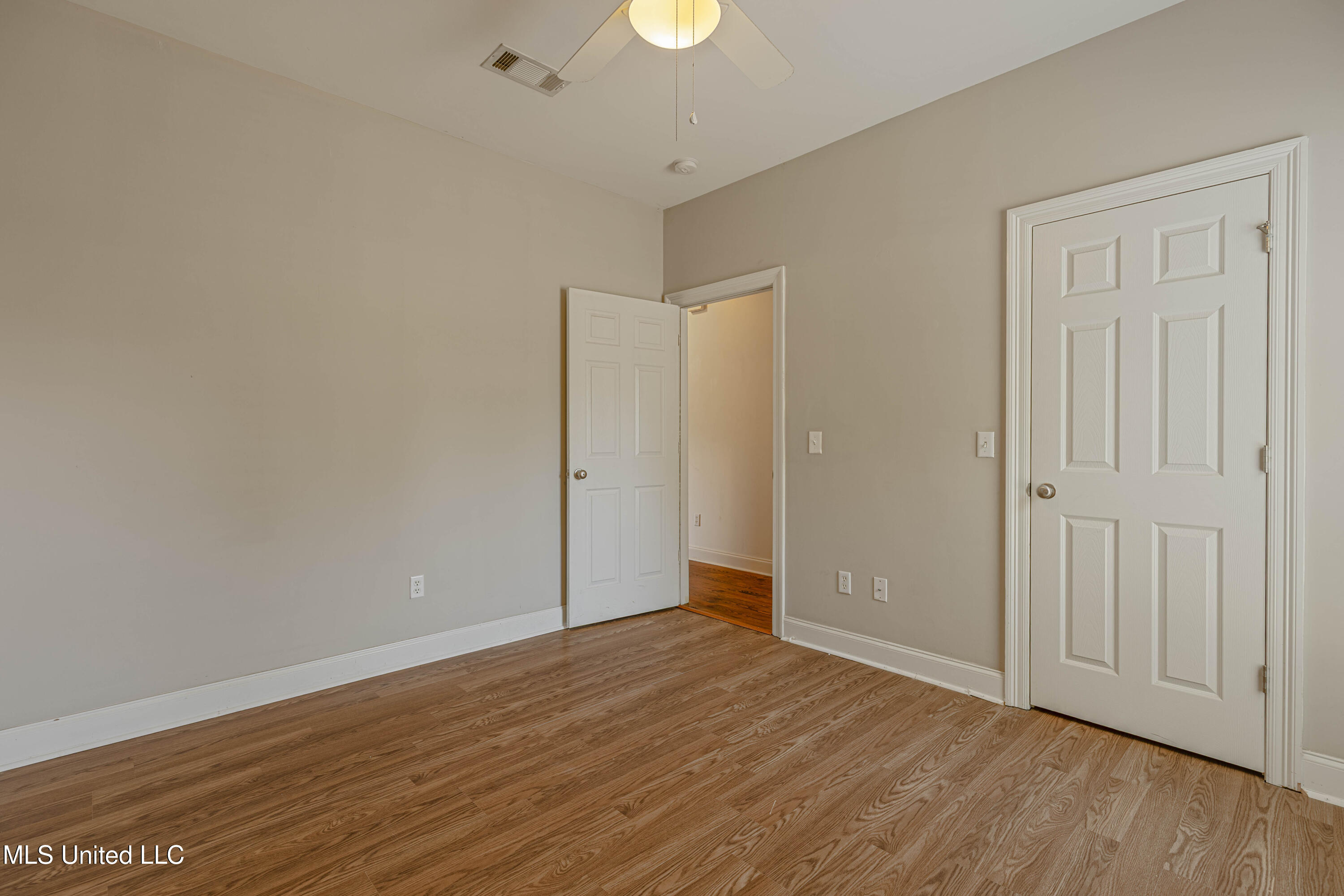 402 Montrose Place Property Photo 40